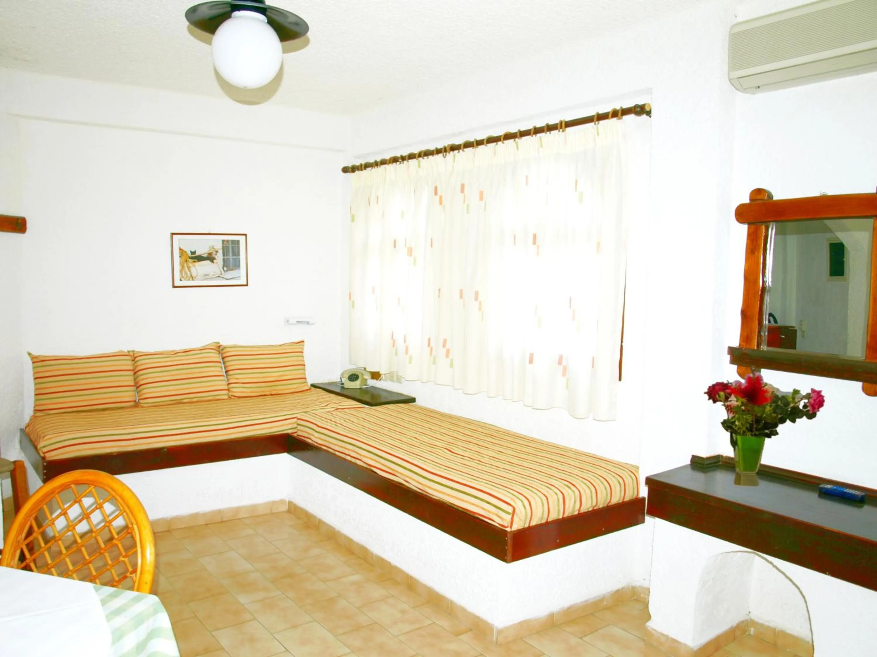 Photo of the whole room, Bed in Kastro Studios Apartments