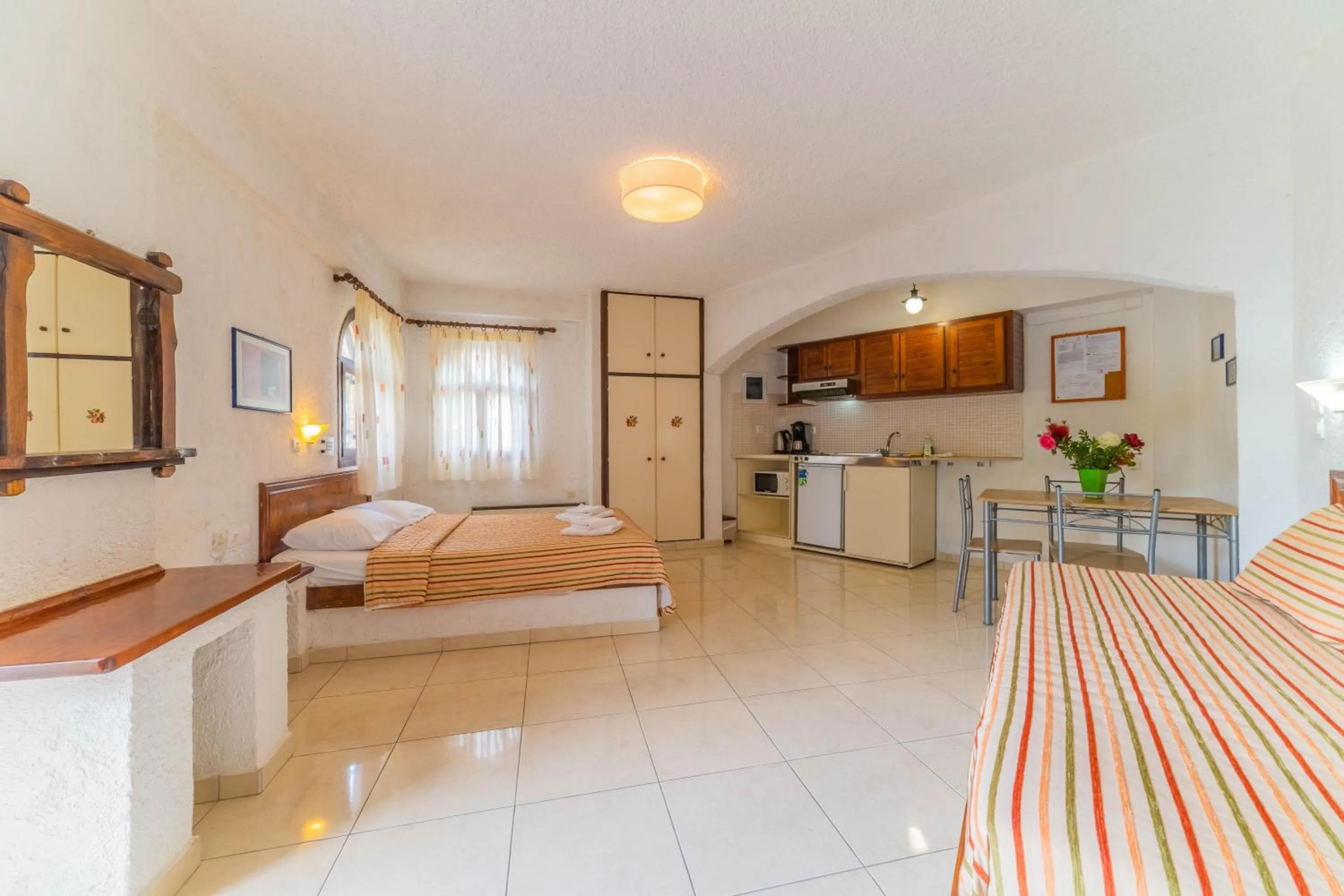 Photo of the whole room, Bed in Kastro Studios Apartments