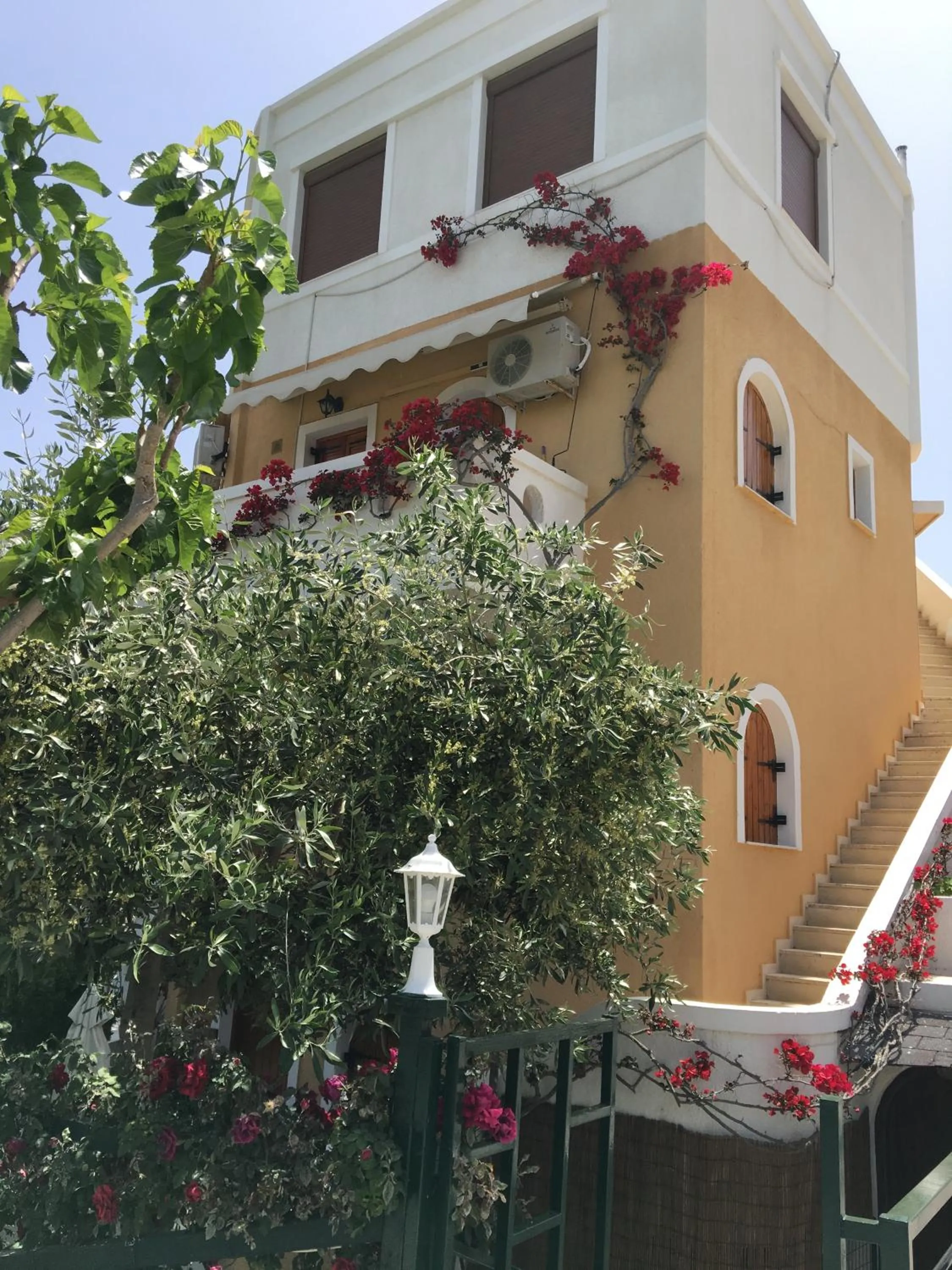 Property building in Kastro Studios Apartments