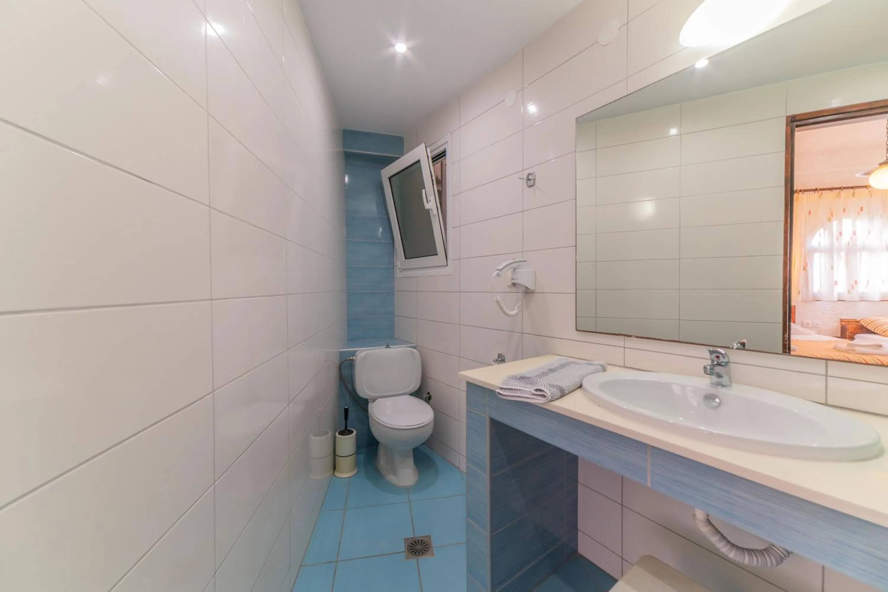 Bathroom in Kastro Studios Apartments