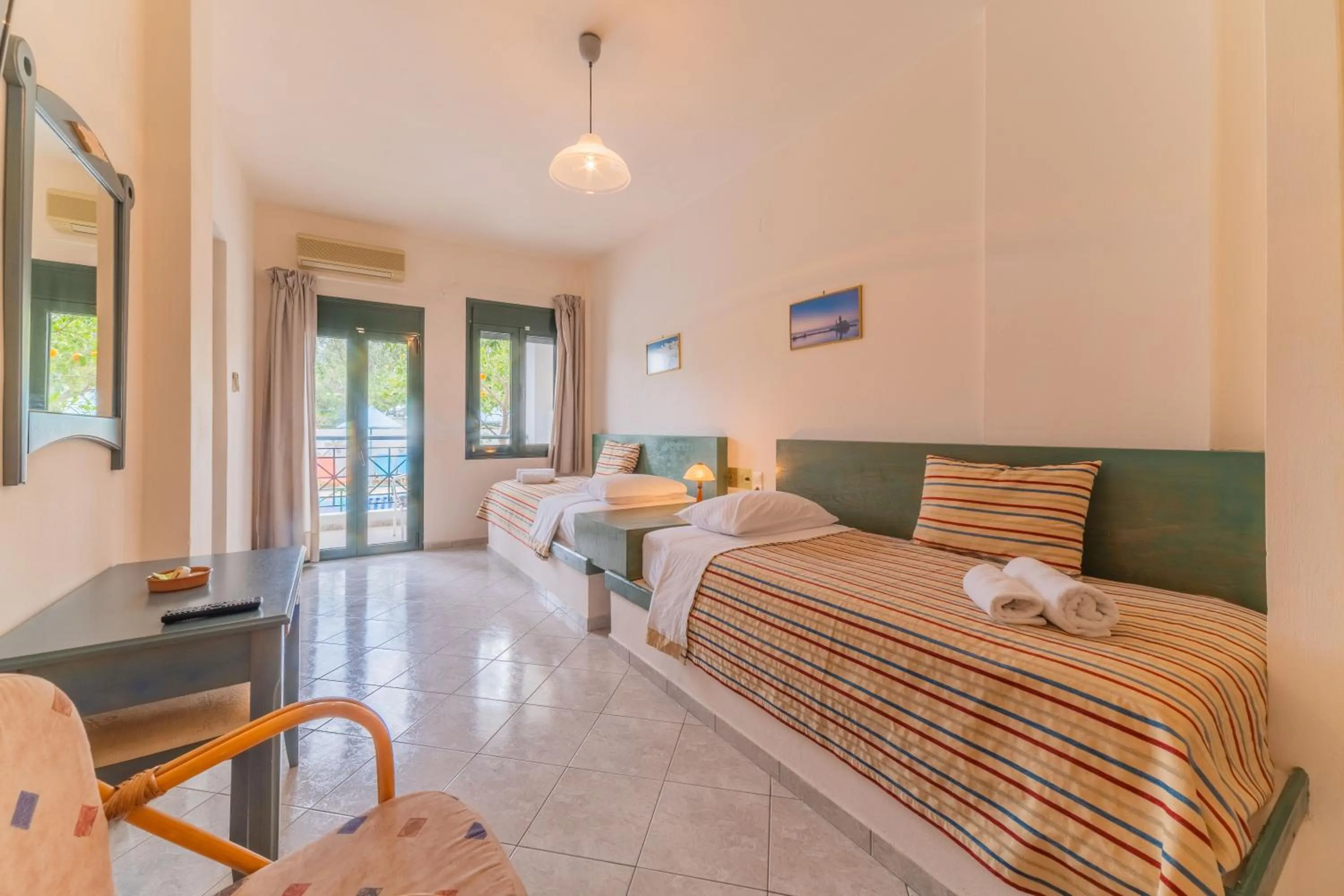 Photo of the whole room, Bed in Kastro Studios Apartments