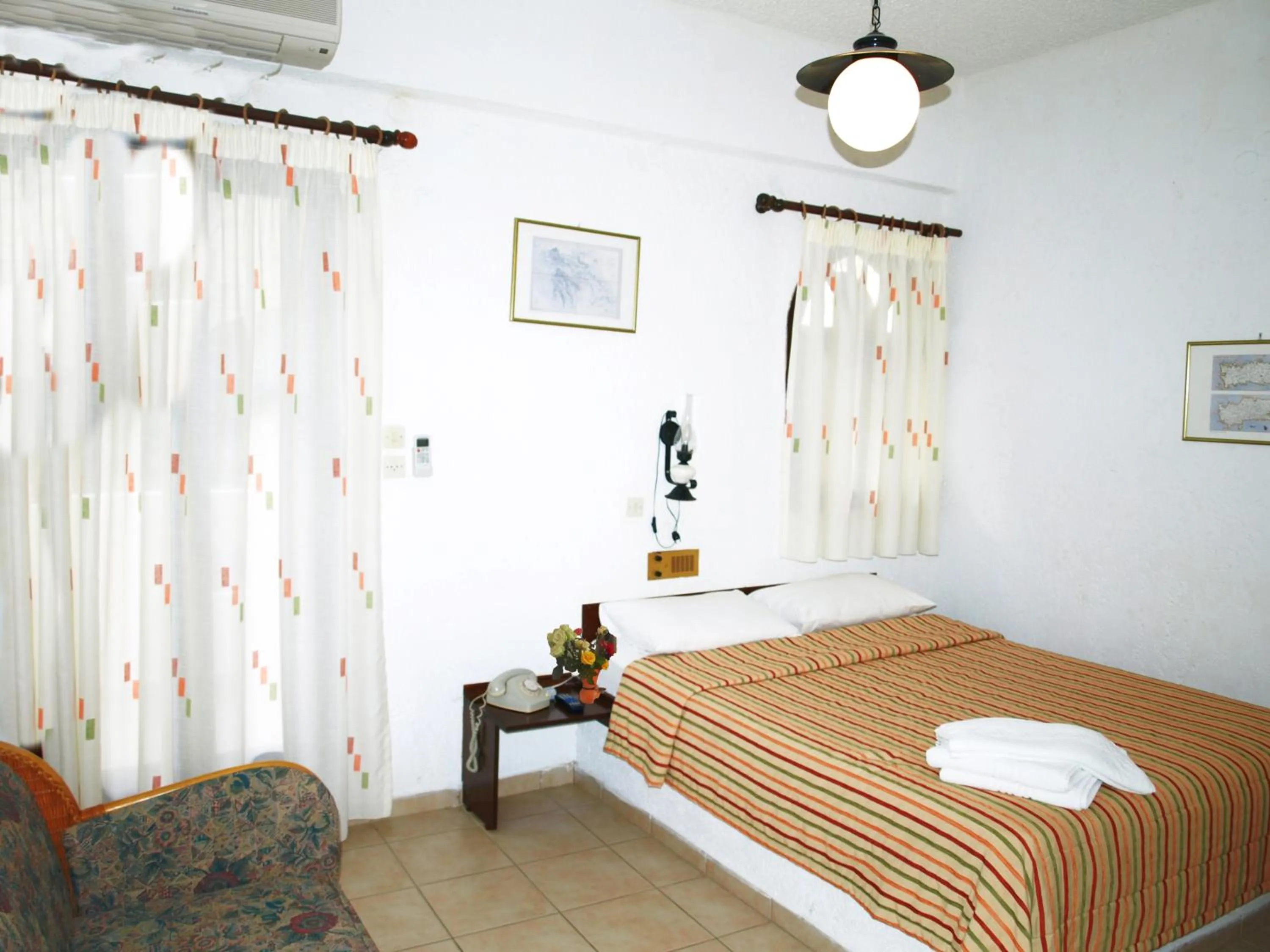 Photo of the whole room, Bed in Kastro Studios Apartments