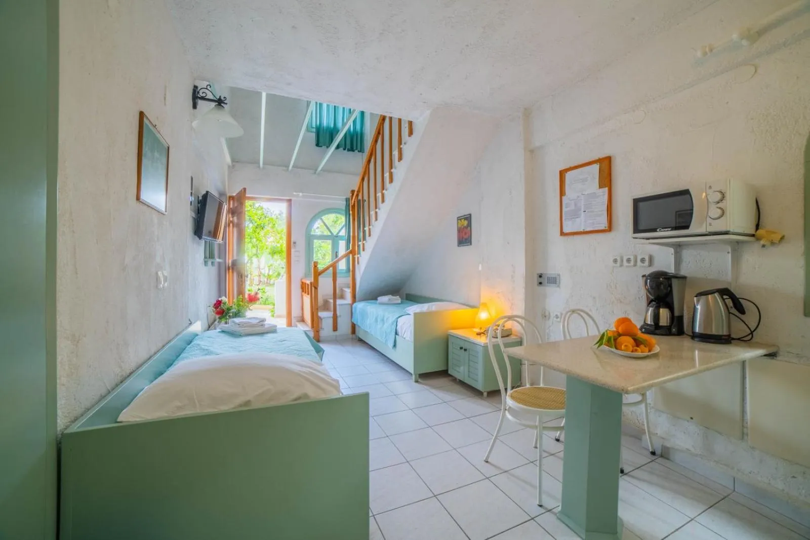 Photo of the whole room, Bed in Kastro Studios Apartments