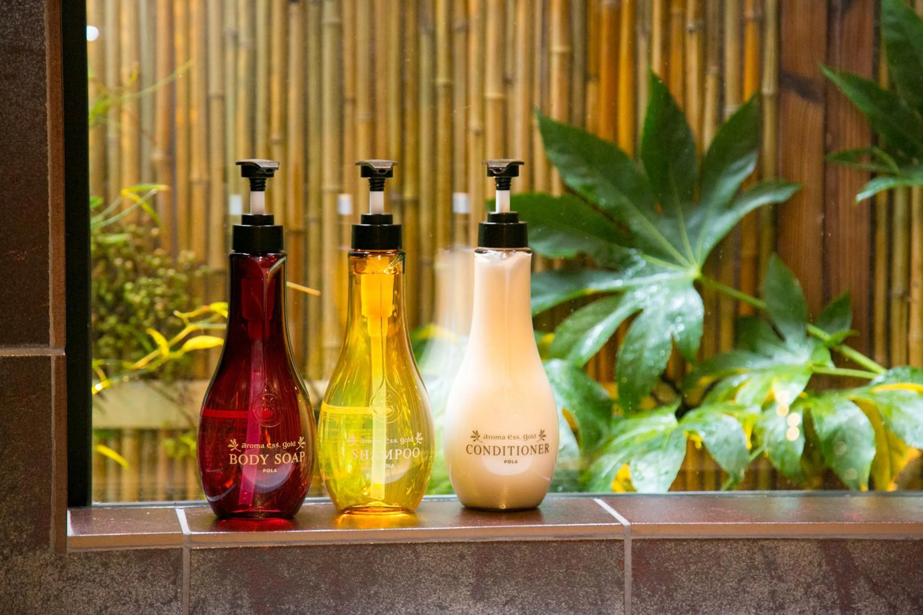 Shower in Hosta Umekoji Miyabi