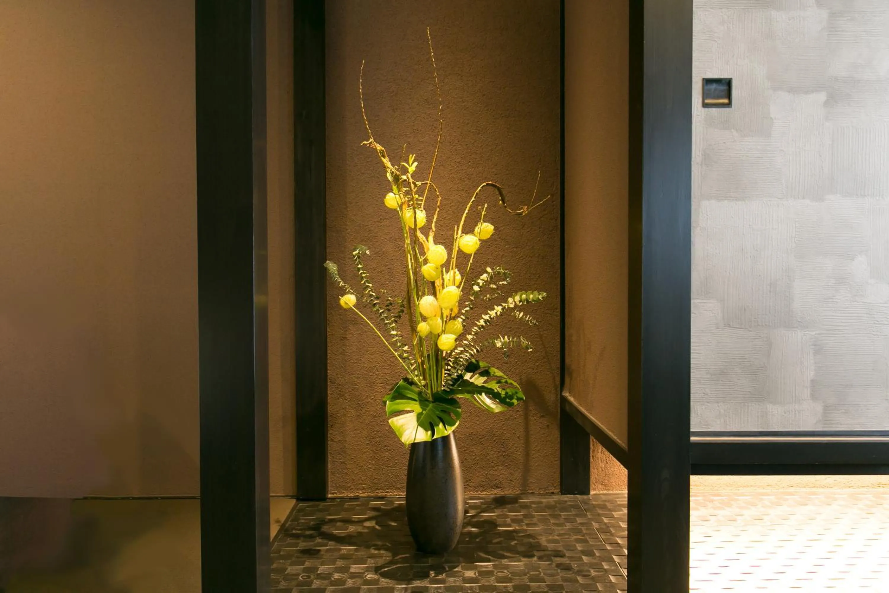 Decorative detail in Hosta Umekoji Miyabi