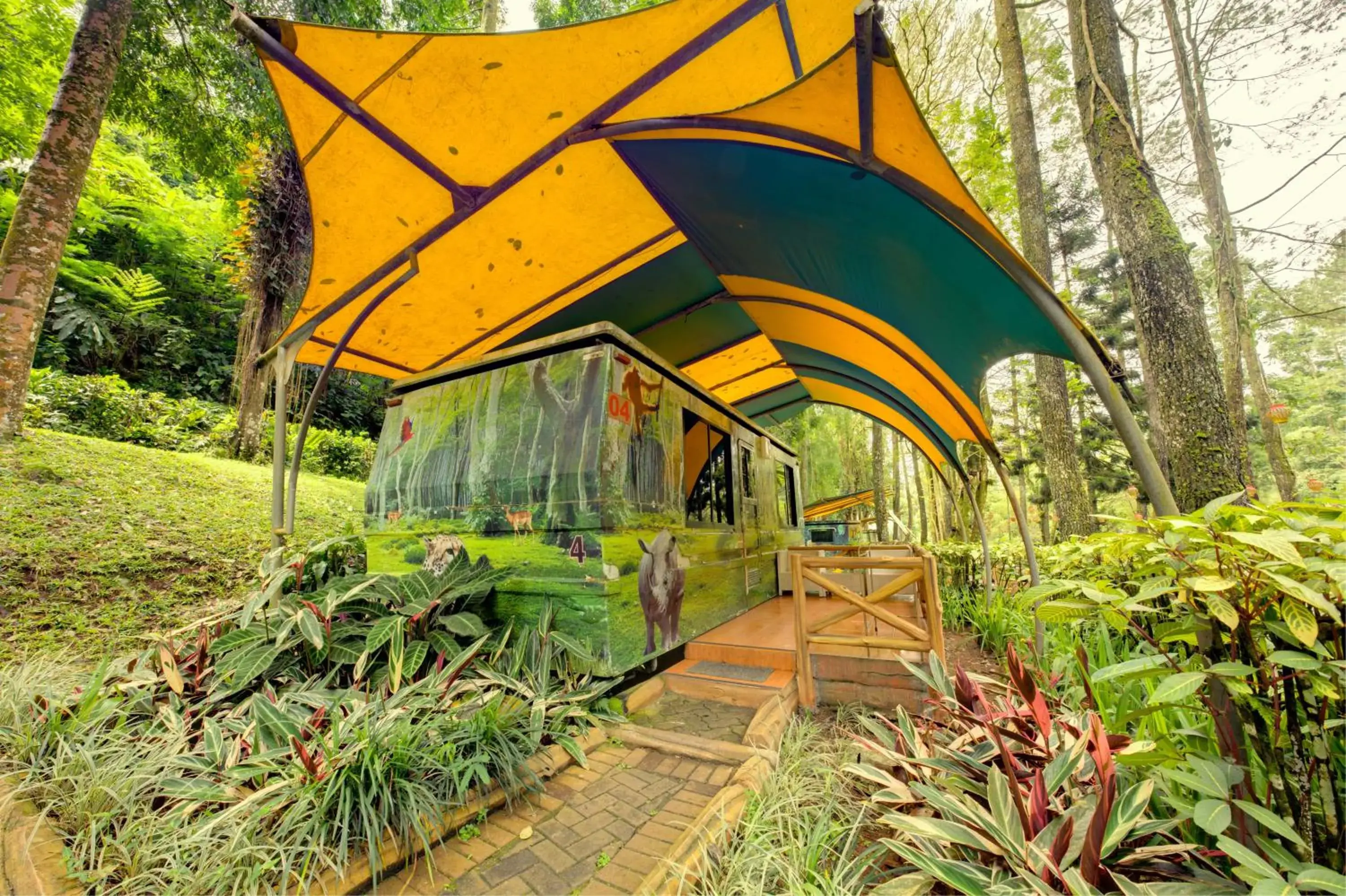 Caravan Quadruple Room in Safari Resort Caravan Quadruple Room in Safari Resort