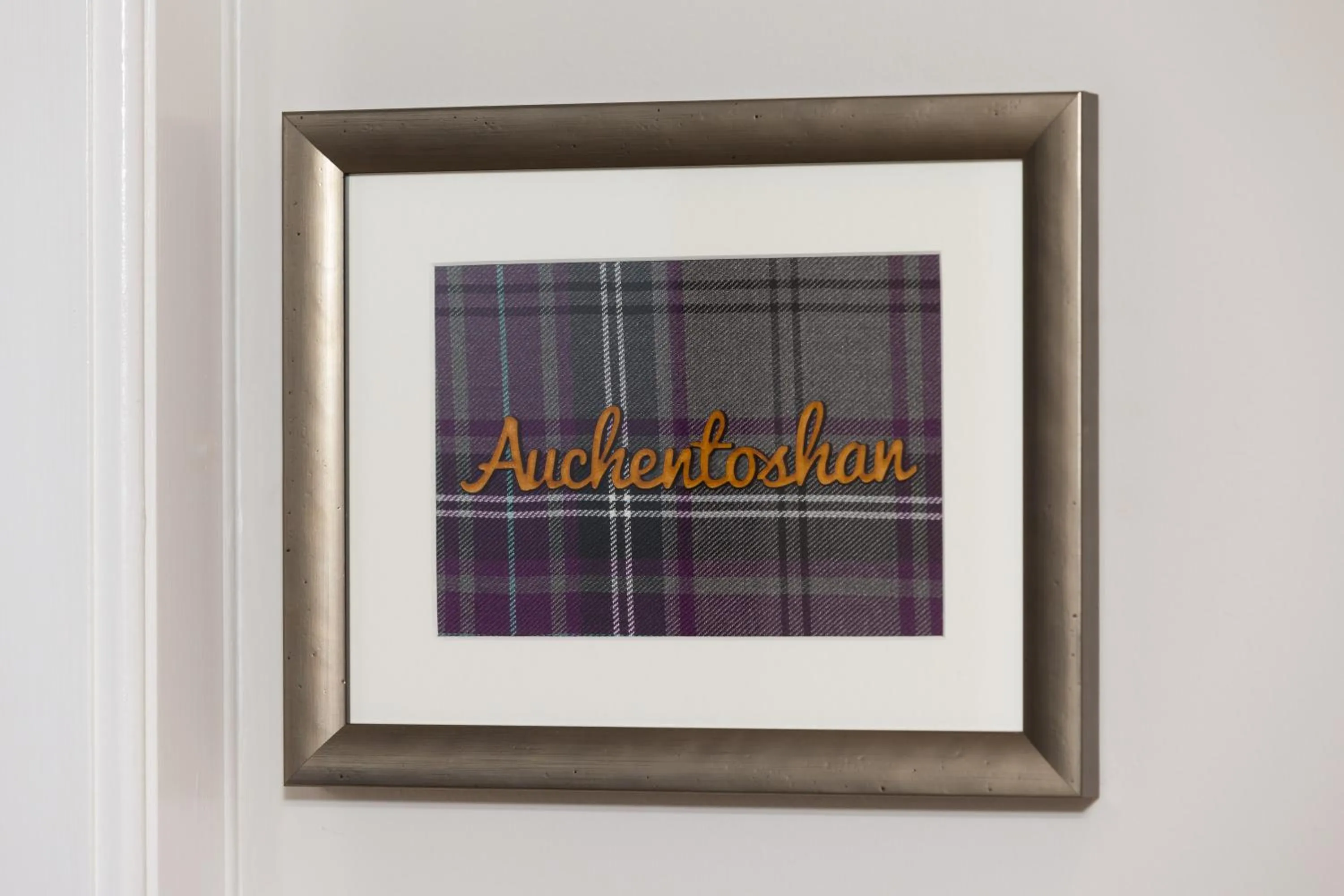 Logo/Certificate/Sign in Garleton Lodge