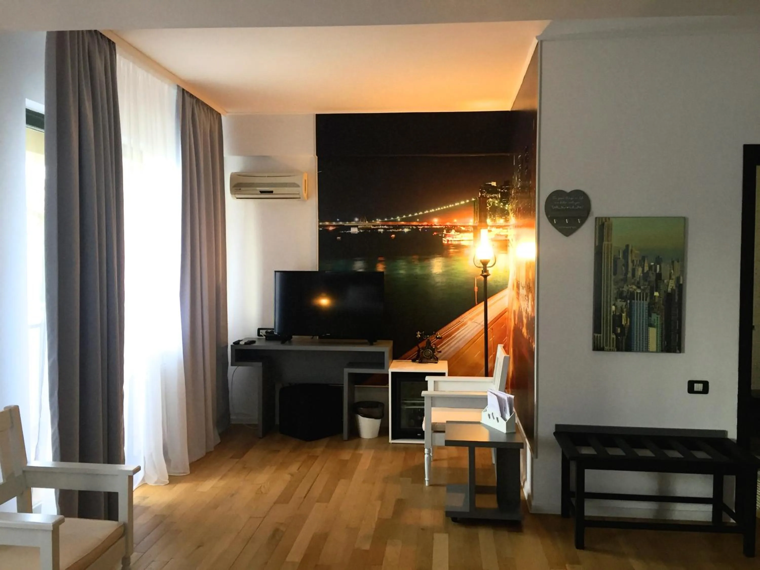 Ambra Boutique Hotel & Bistro