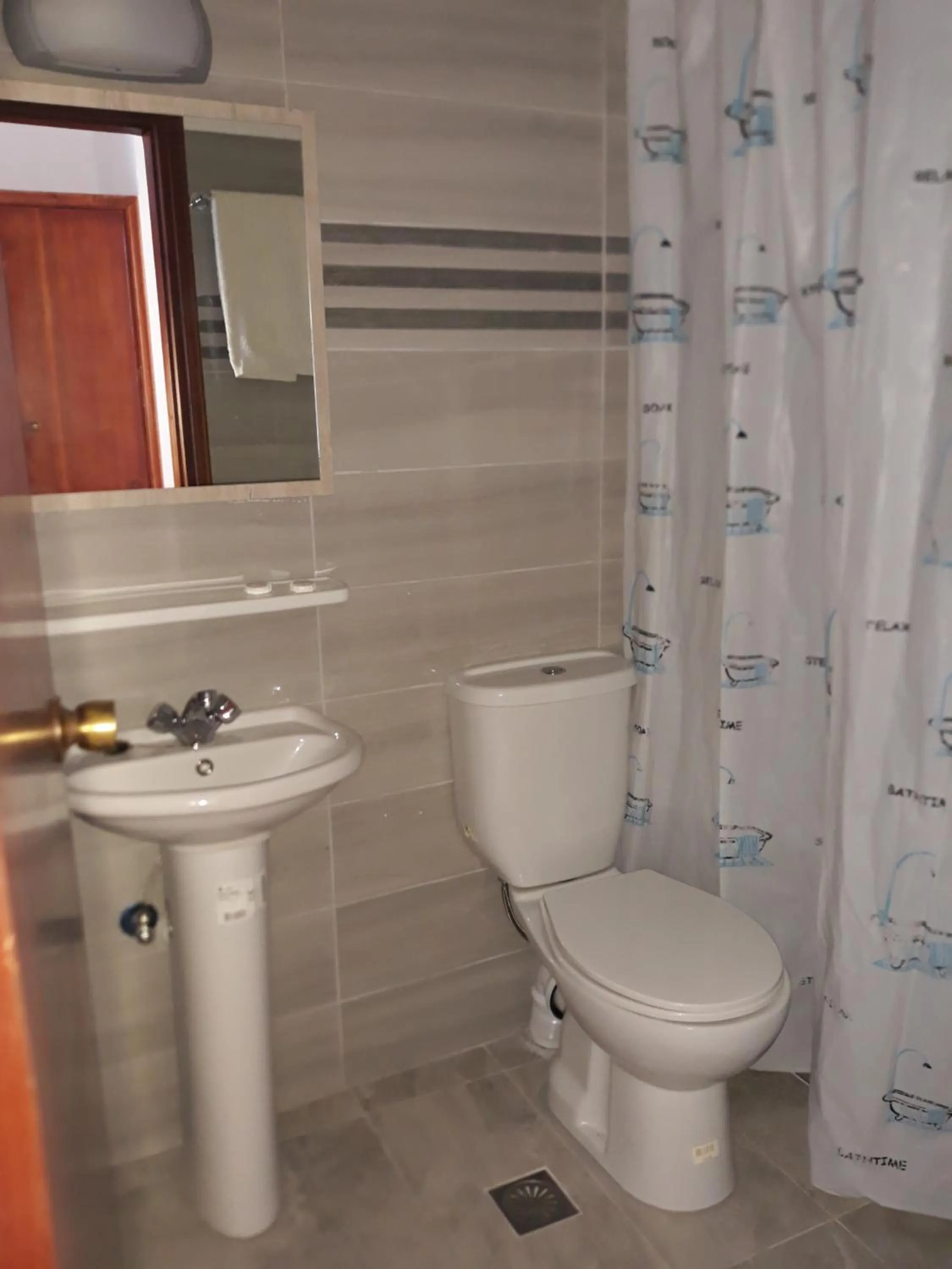 Shower in Andavis Hotel