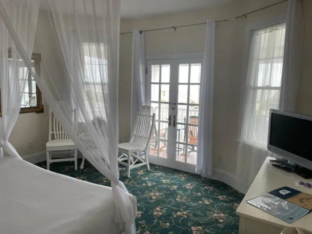 Bed in Hotel Macomber ADULTS ONLY