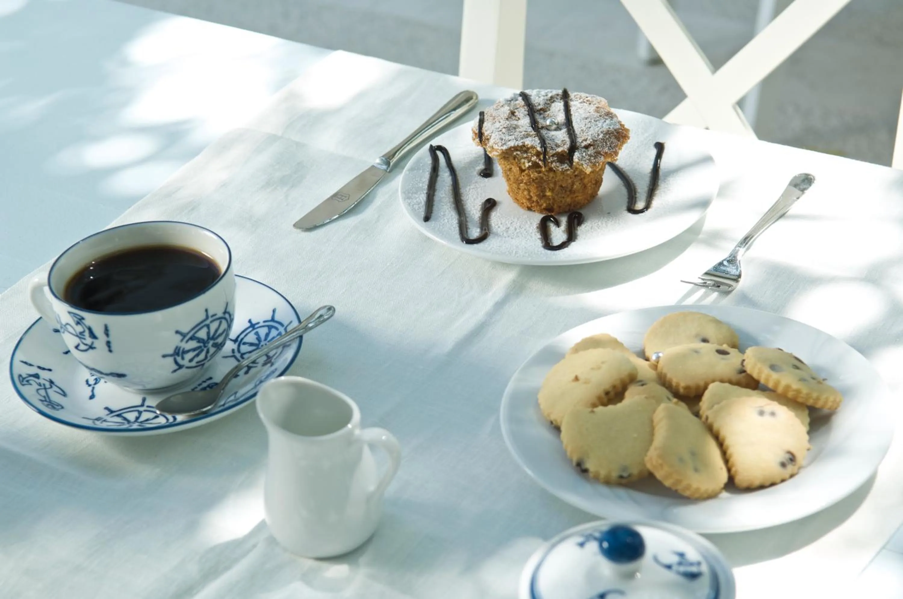 Restaurant/places to eat in Alura Hotel