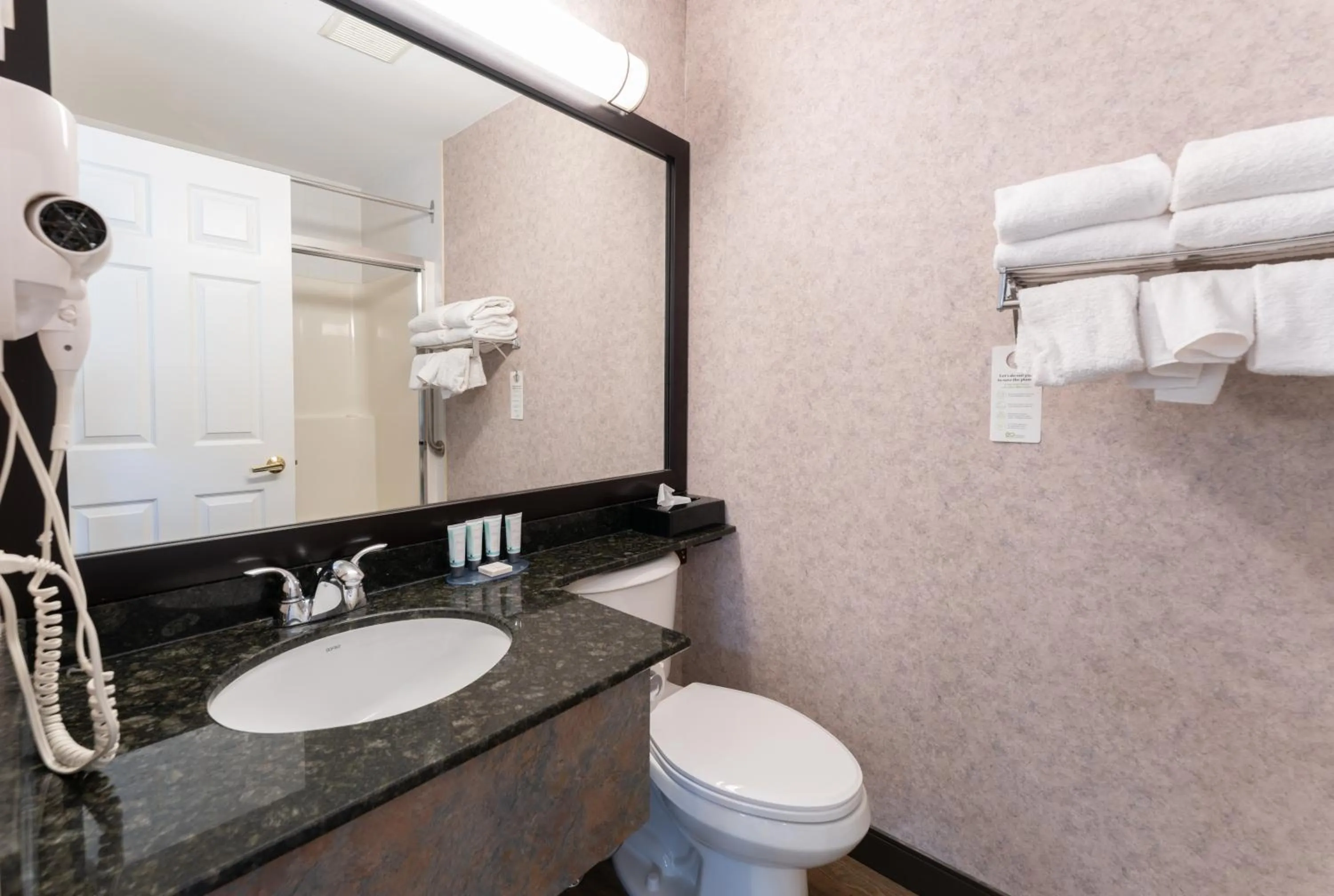 Toilet in Prestige Aberdeen Lodge Kamloops