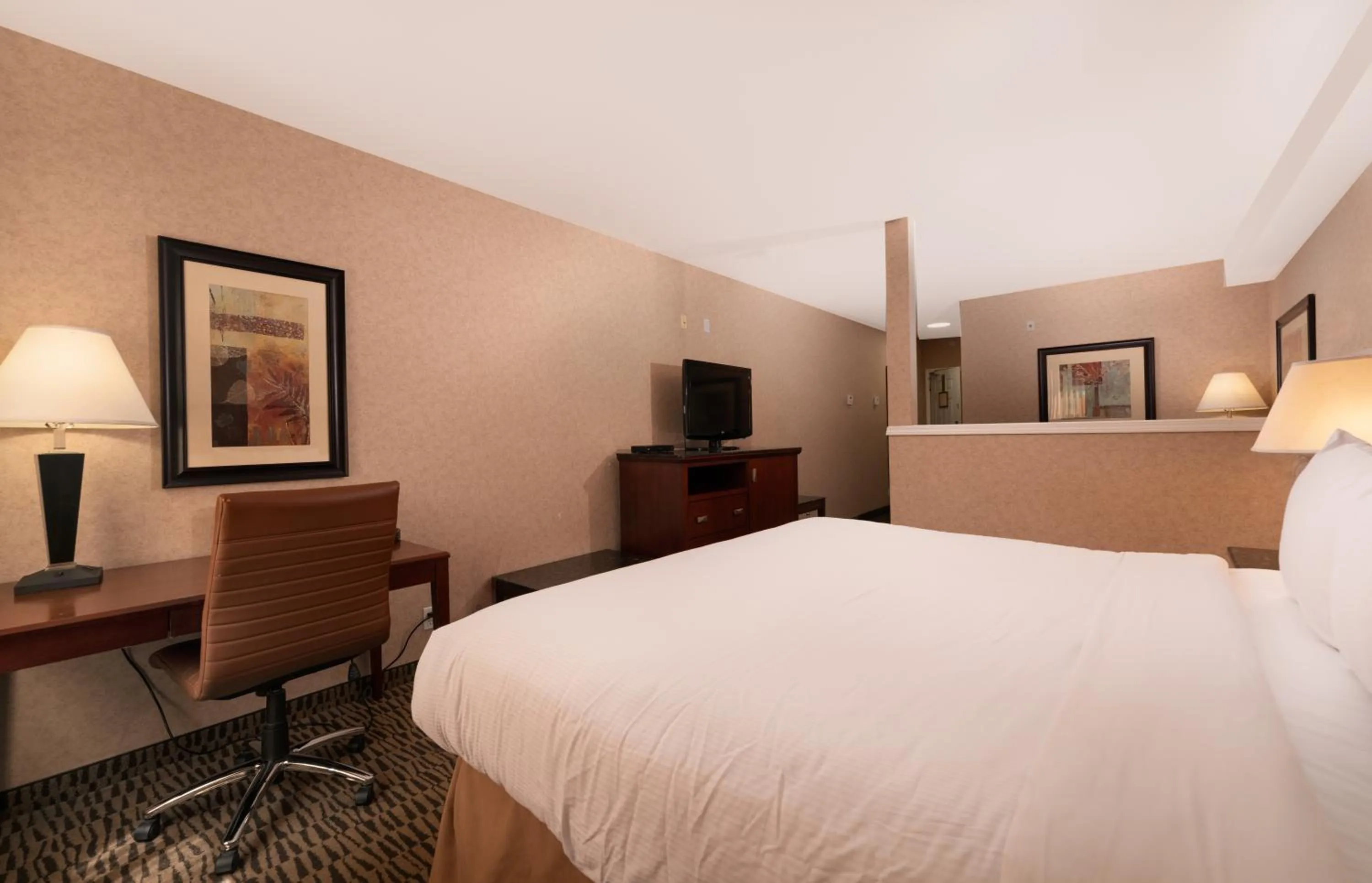 Bedroom, Bed in Prestige Aberdeen Lodge Kamloops