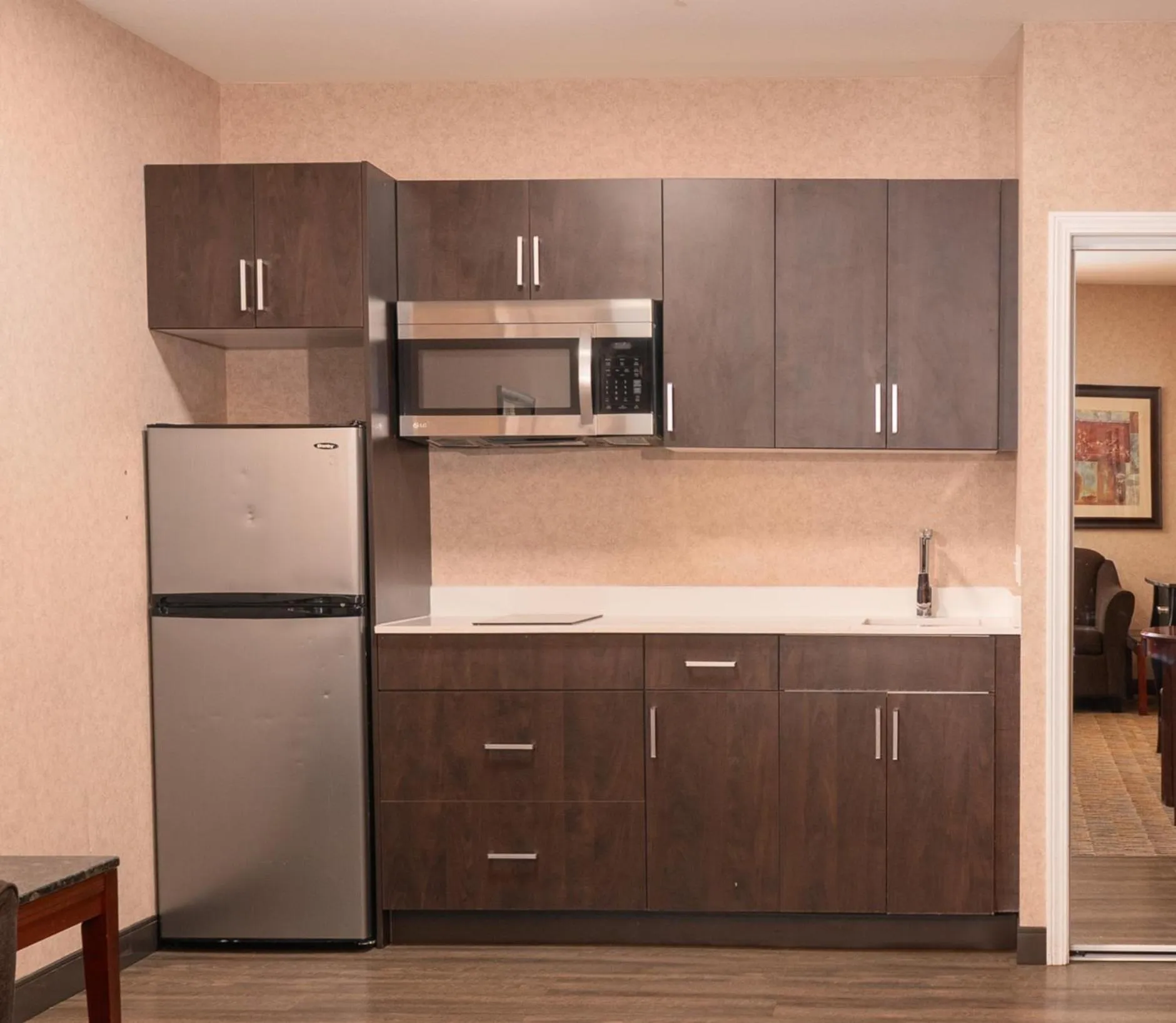 Kitchen or kitchenette in Prestige Aberdeen Lodge Kamloops