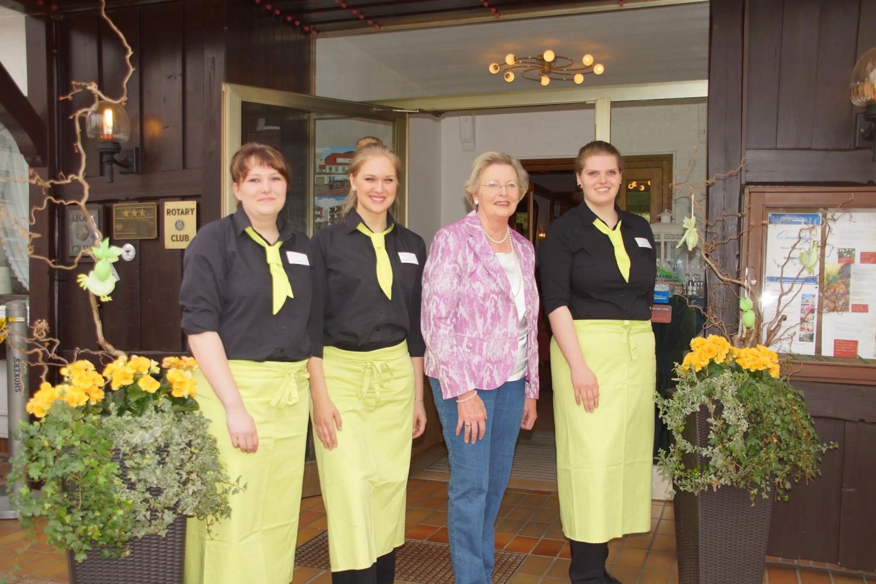 People in Komforthotel & Restaurant Riemann