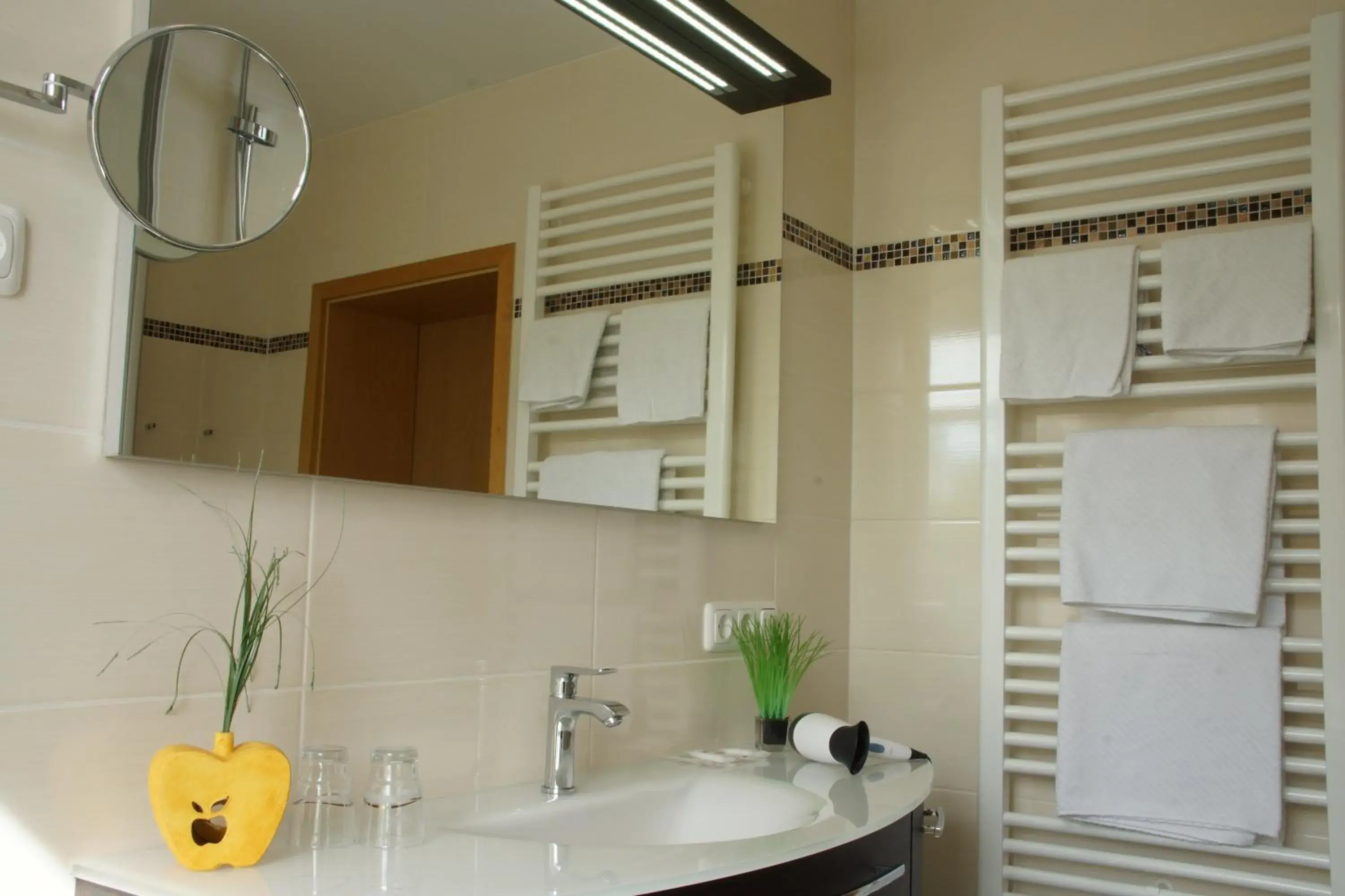 Comfort Double Room - single occupancy in Komforthotel & Restaurant Riemann Comfort Double Room - single occupancy in Komforthotel & Restaurant Riemann