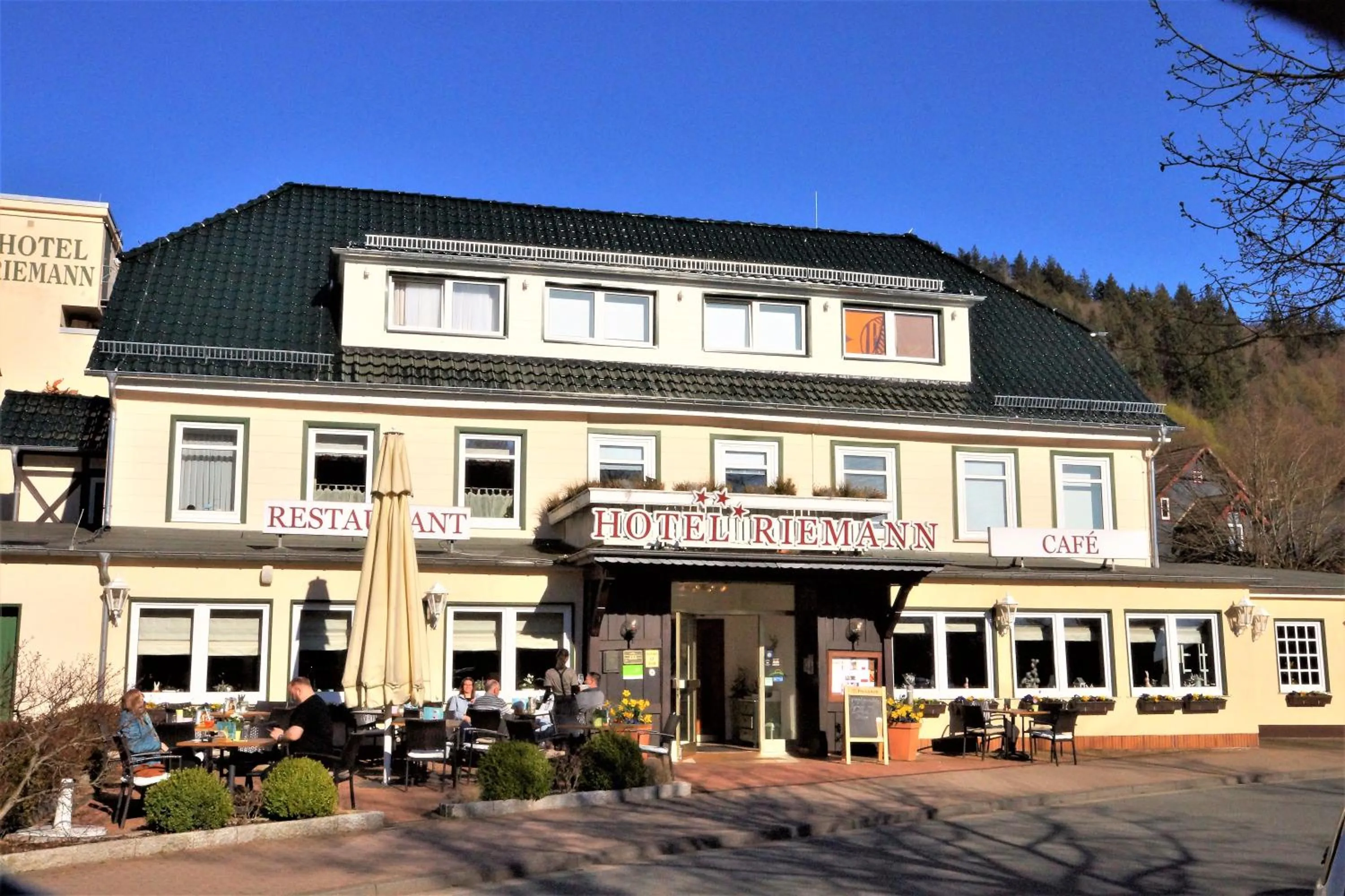 Property building in Komforthotel & Restaurant Riemann
