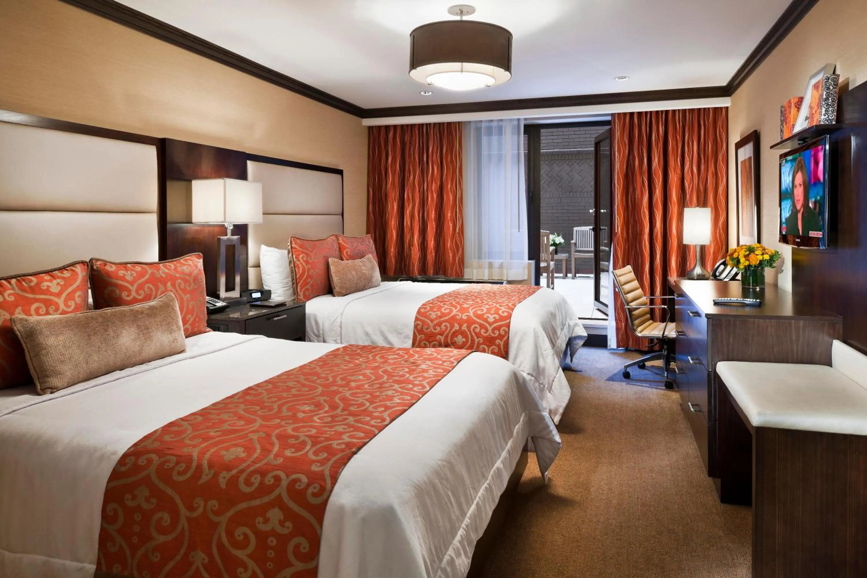 Balcony/Terrace, Bed in The Pearl Hotel