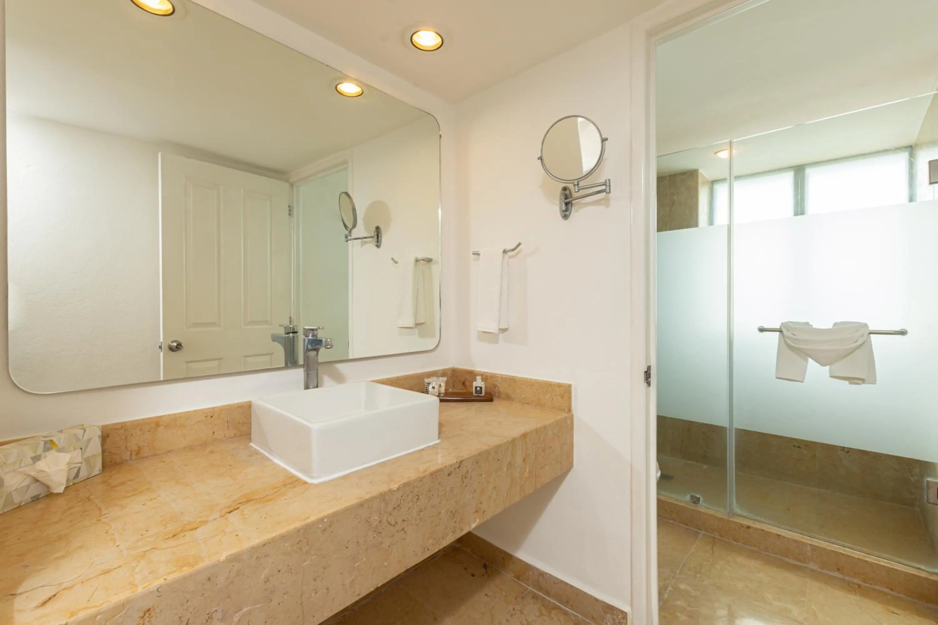 Shower in Tesoro Ixtapa All Inclusive