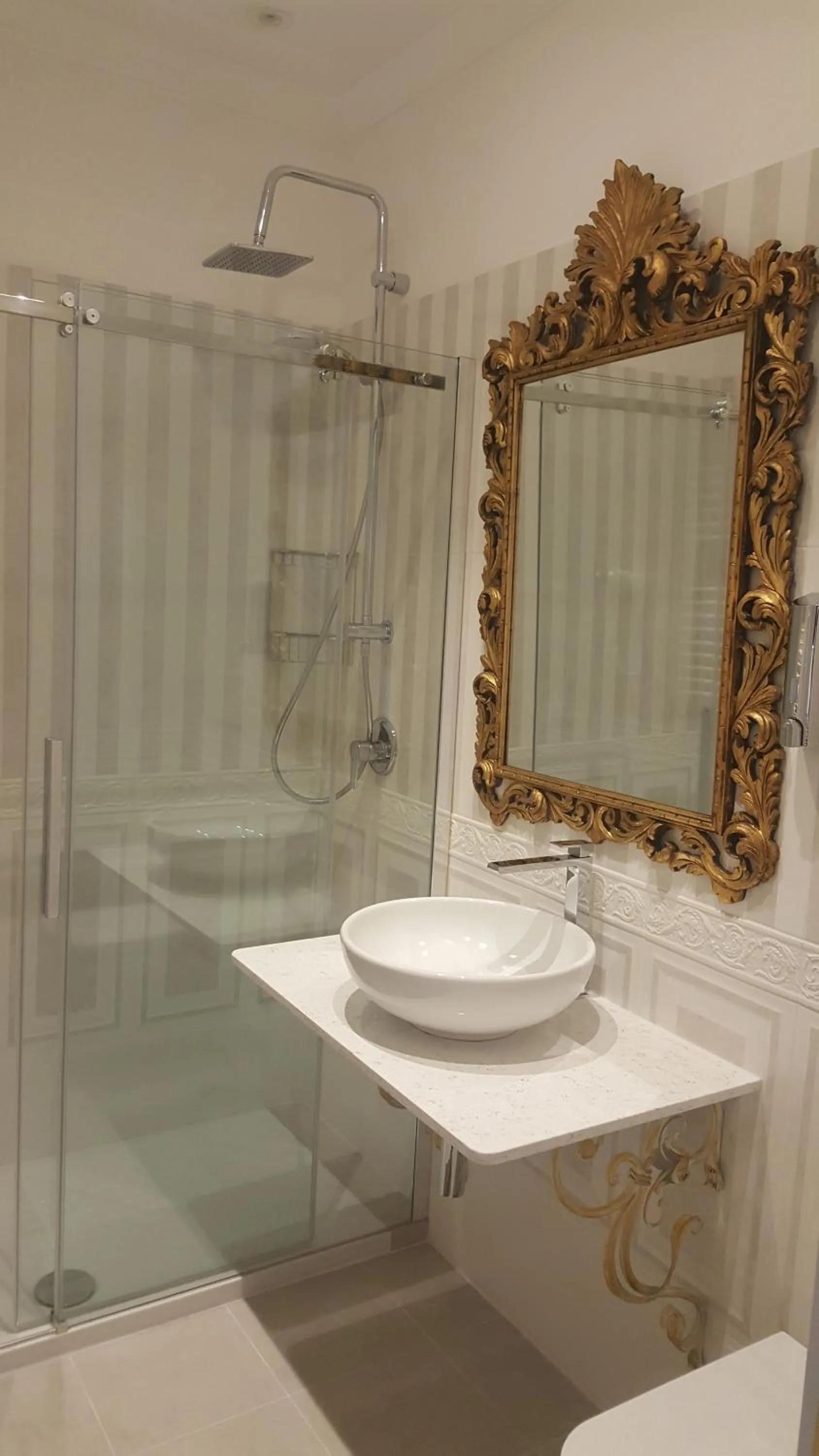 Decorative detail in Impero Vaticano Suites Guest House