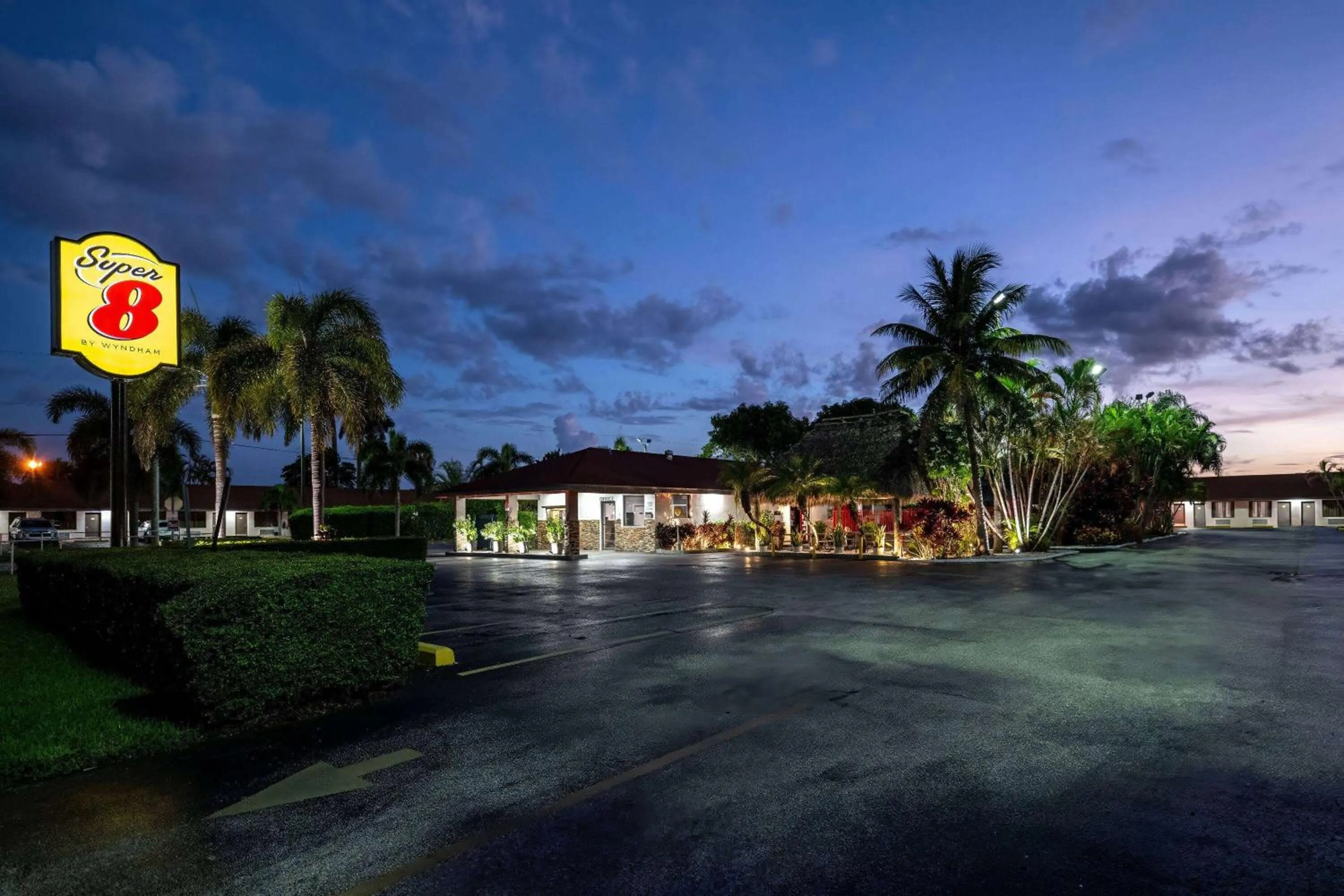 Property building in Super 8 by Wyndham Florida City/Homestead/Everglades