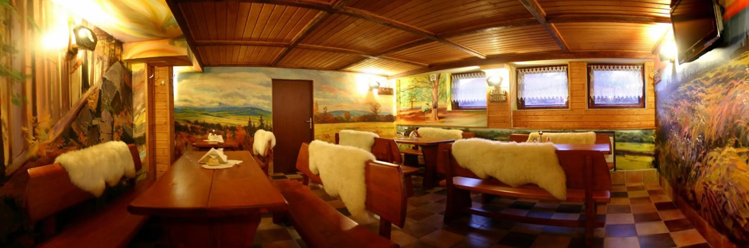 Restaurant/places to eat in Dwór Jur-Gast