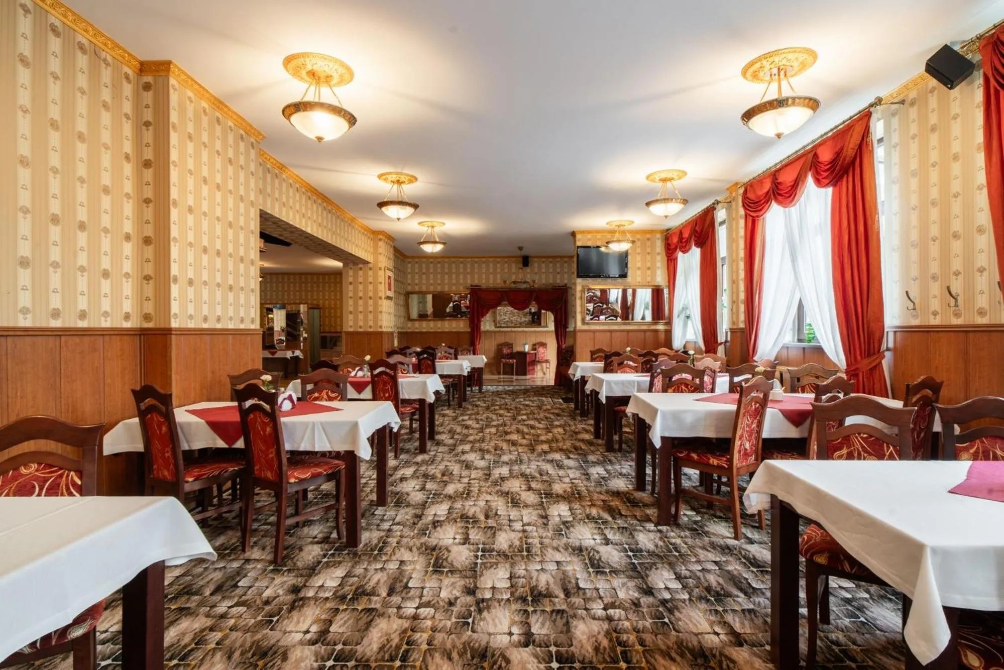 Restaurant/places to eat in Dwór Jur-Gast