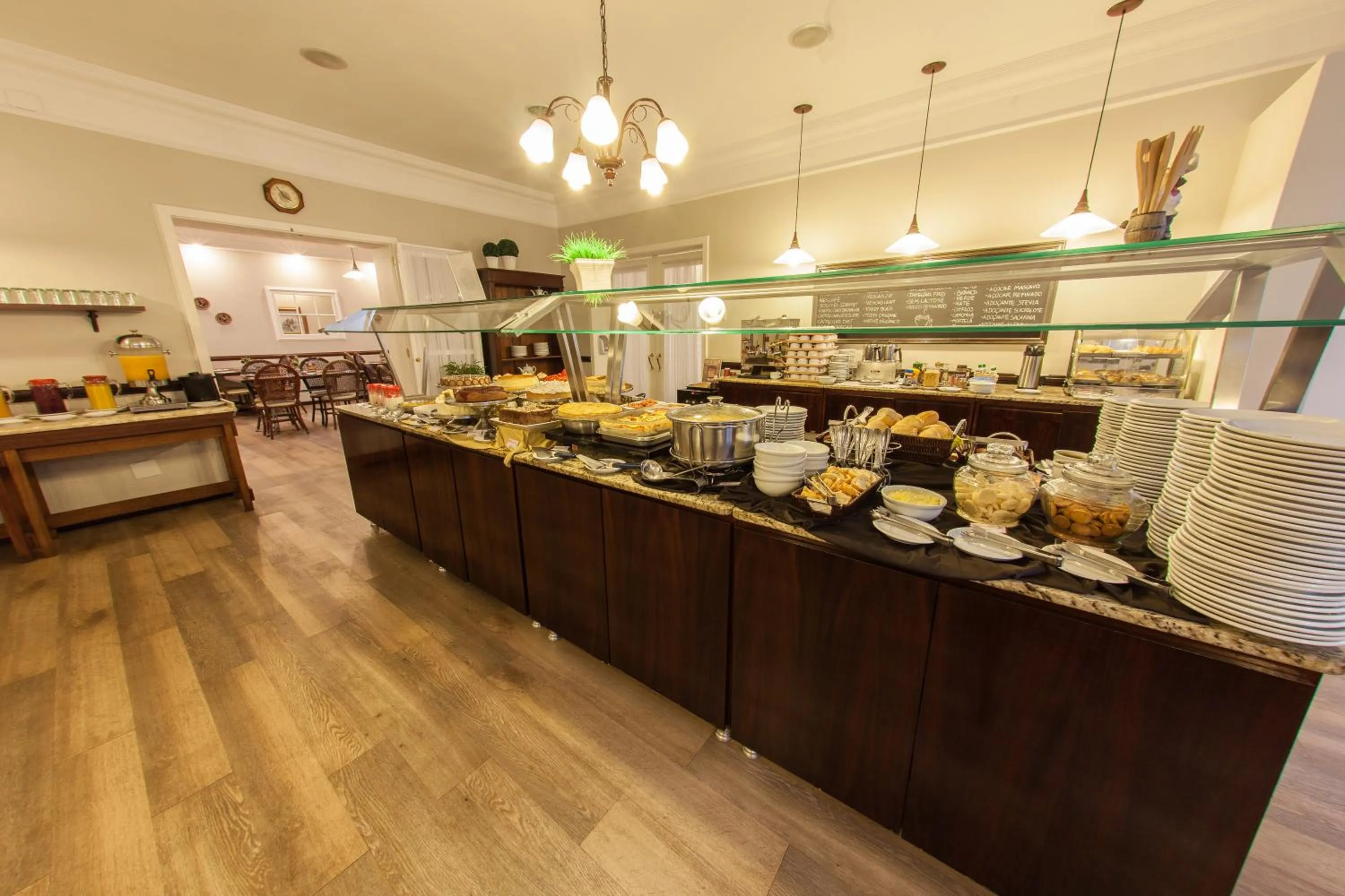 Restaurant/places to eat in Planalto Select Hotel Ponta Grossa