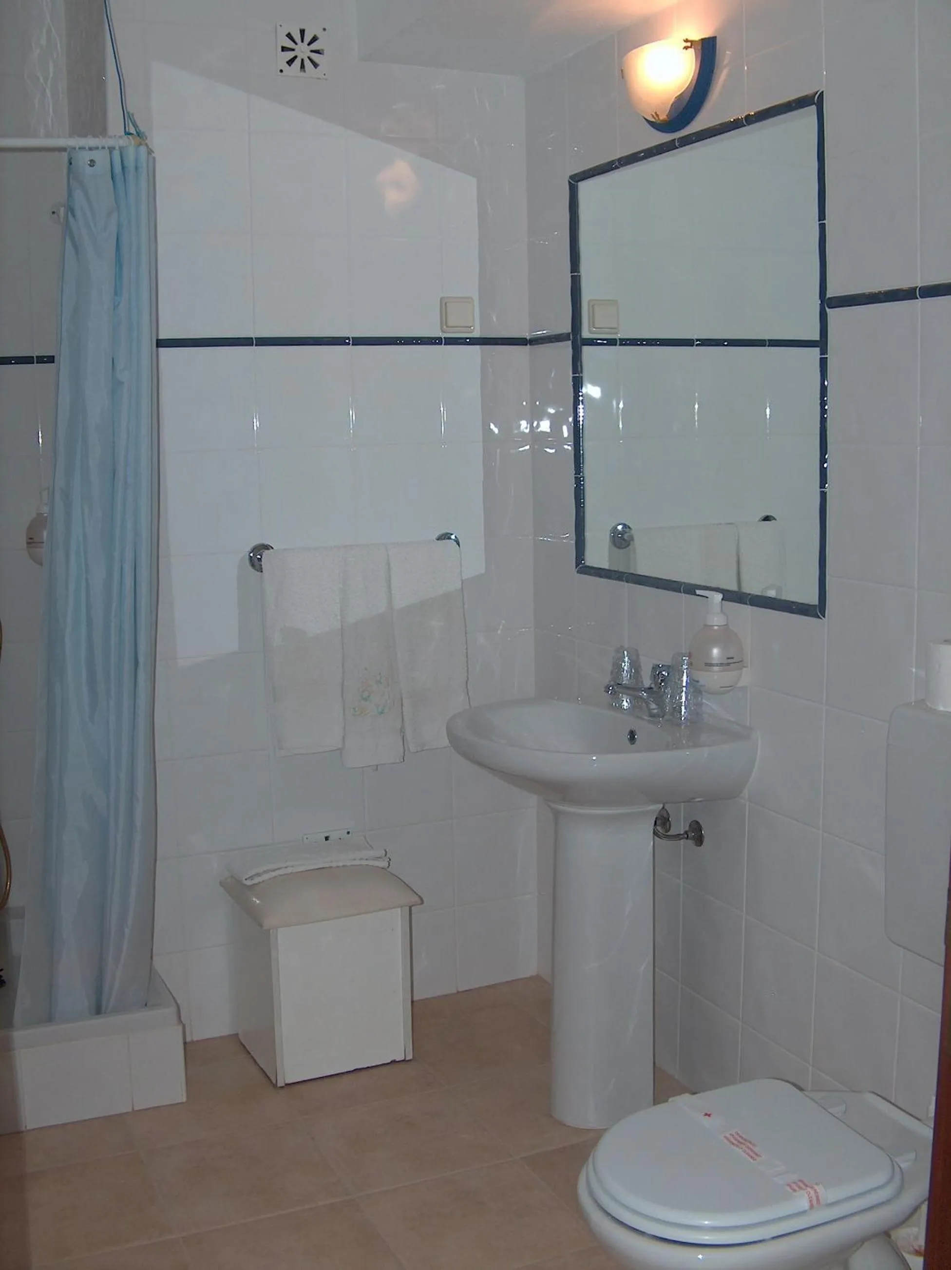 Toilet in Guesthouse A Lareira