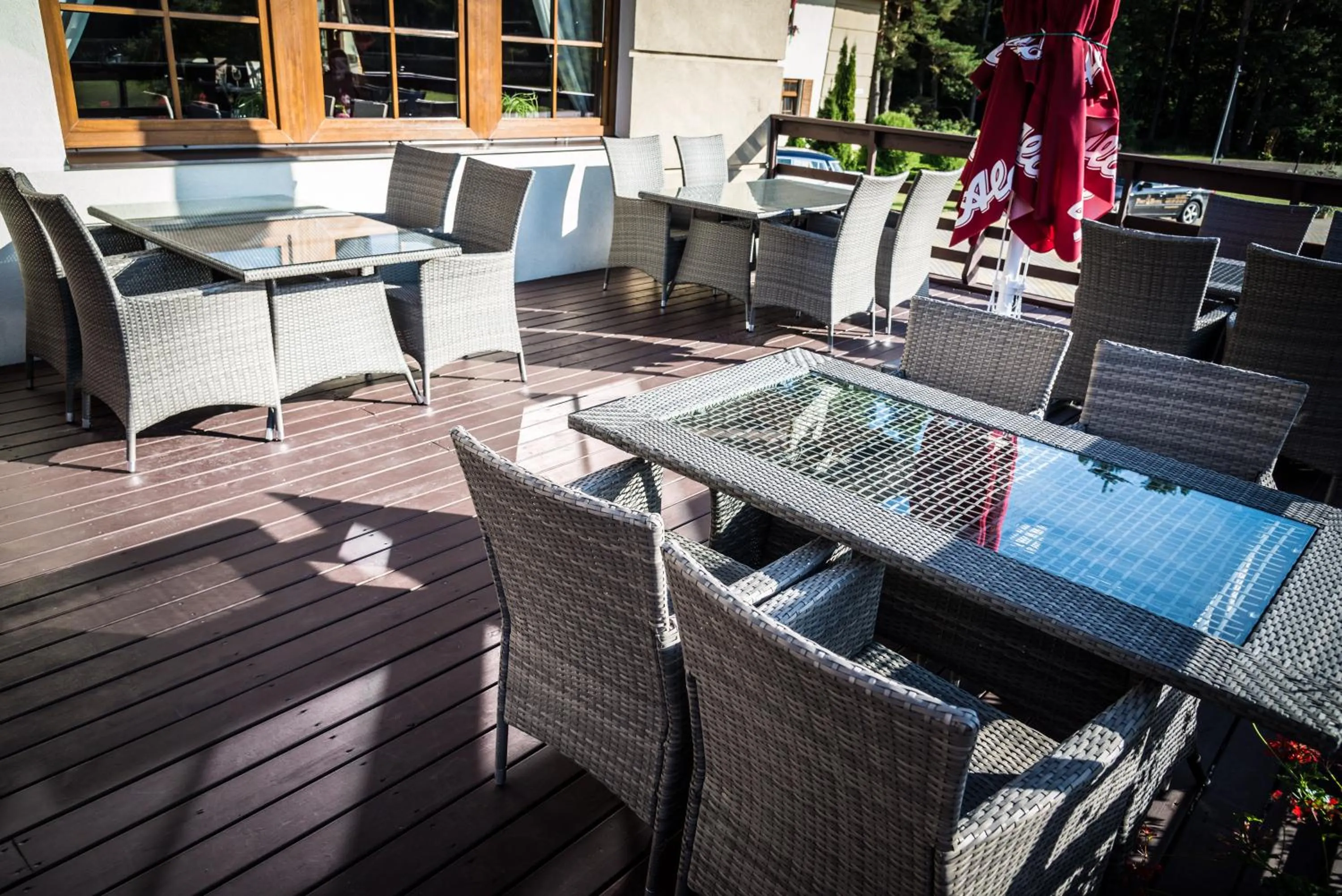 Restaurant/places to eat in Port Hotel