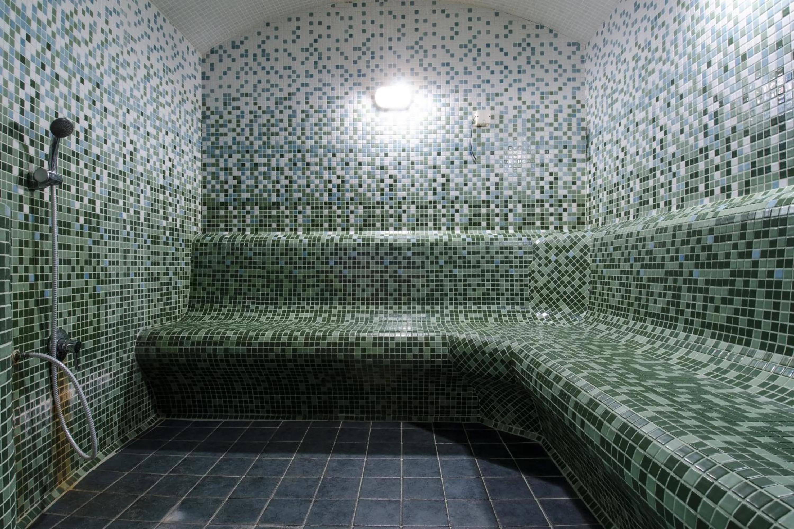 Steam room in Port Hotel