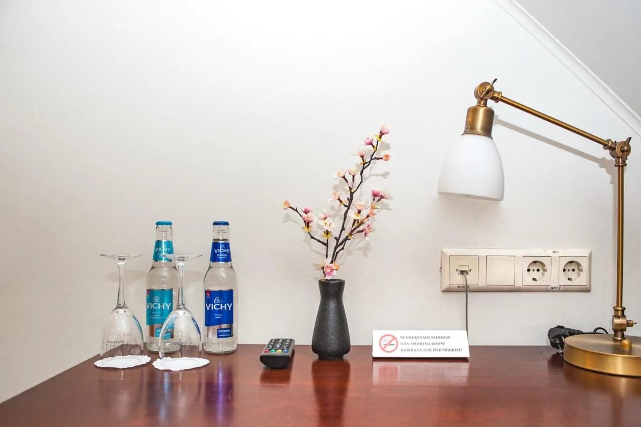 Decorative detail in Port Hotel