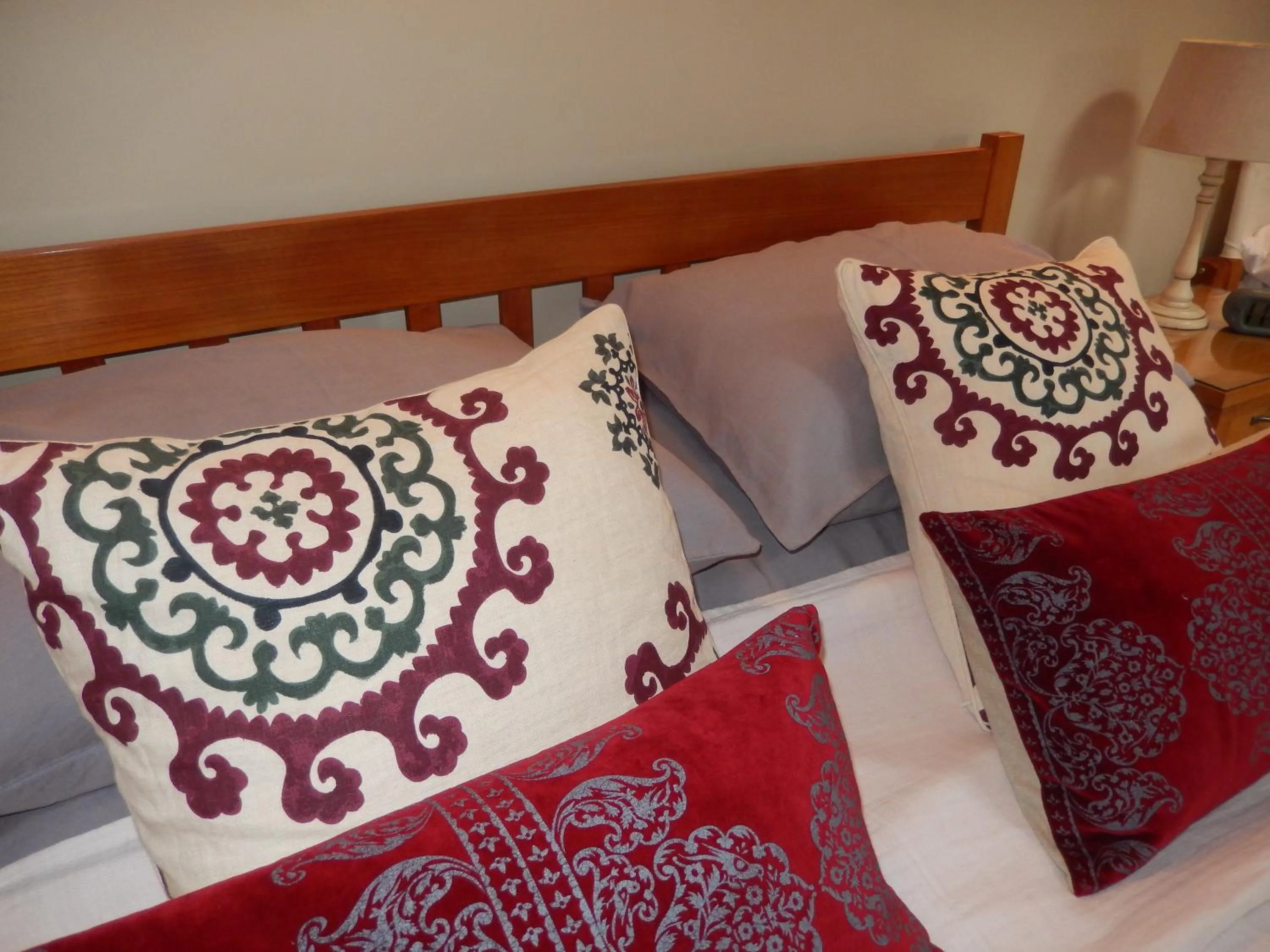 Bed in Motts Bed & Breakfast