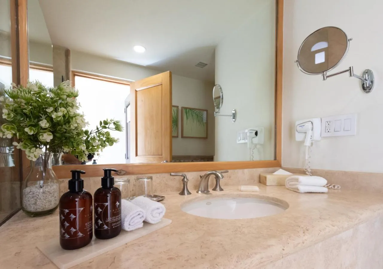 Bathroom in Hotel Tesoro Los Cabos