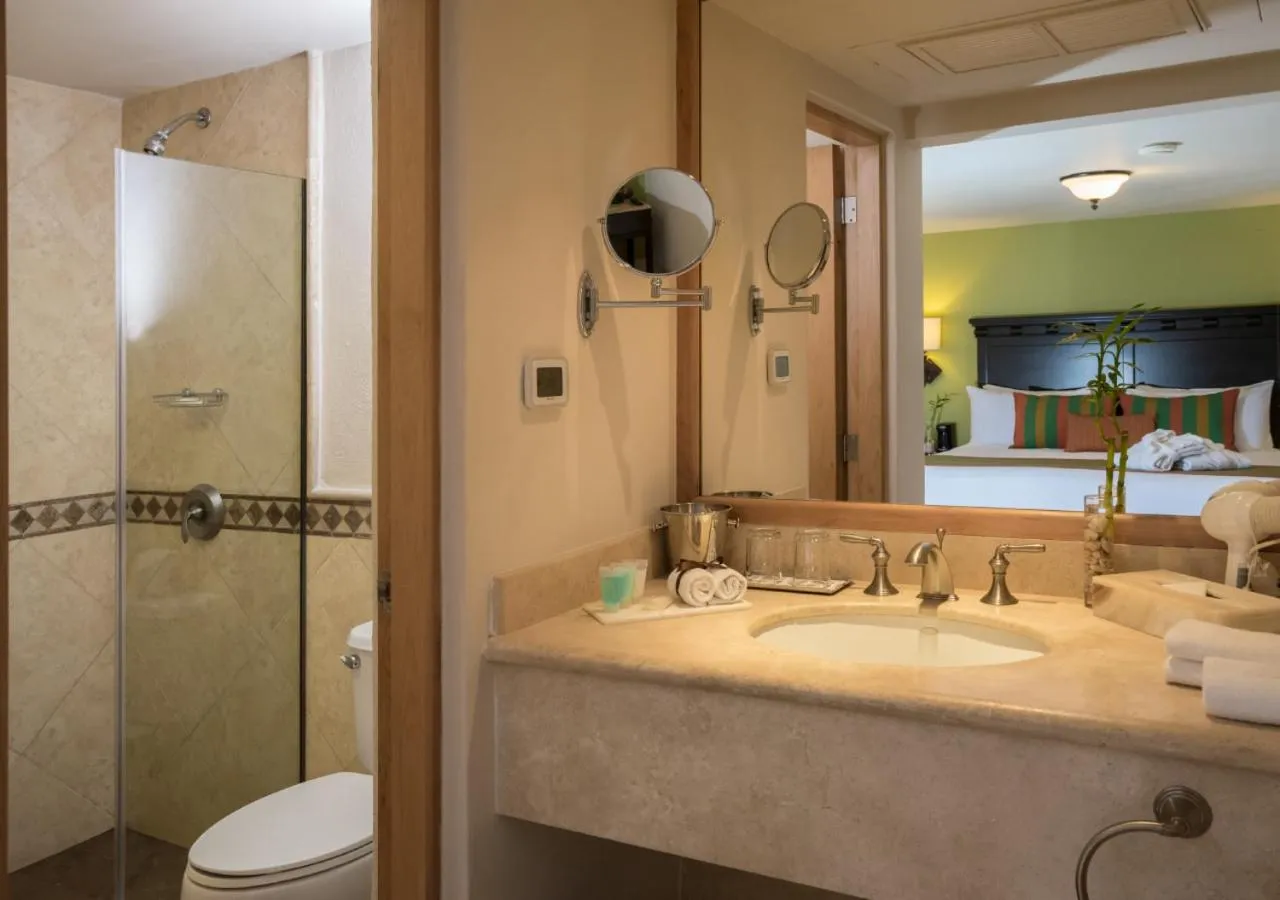 Bathroom in Hotel Tesoro Los Cabos