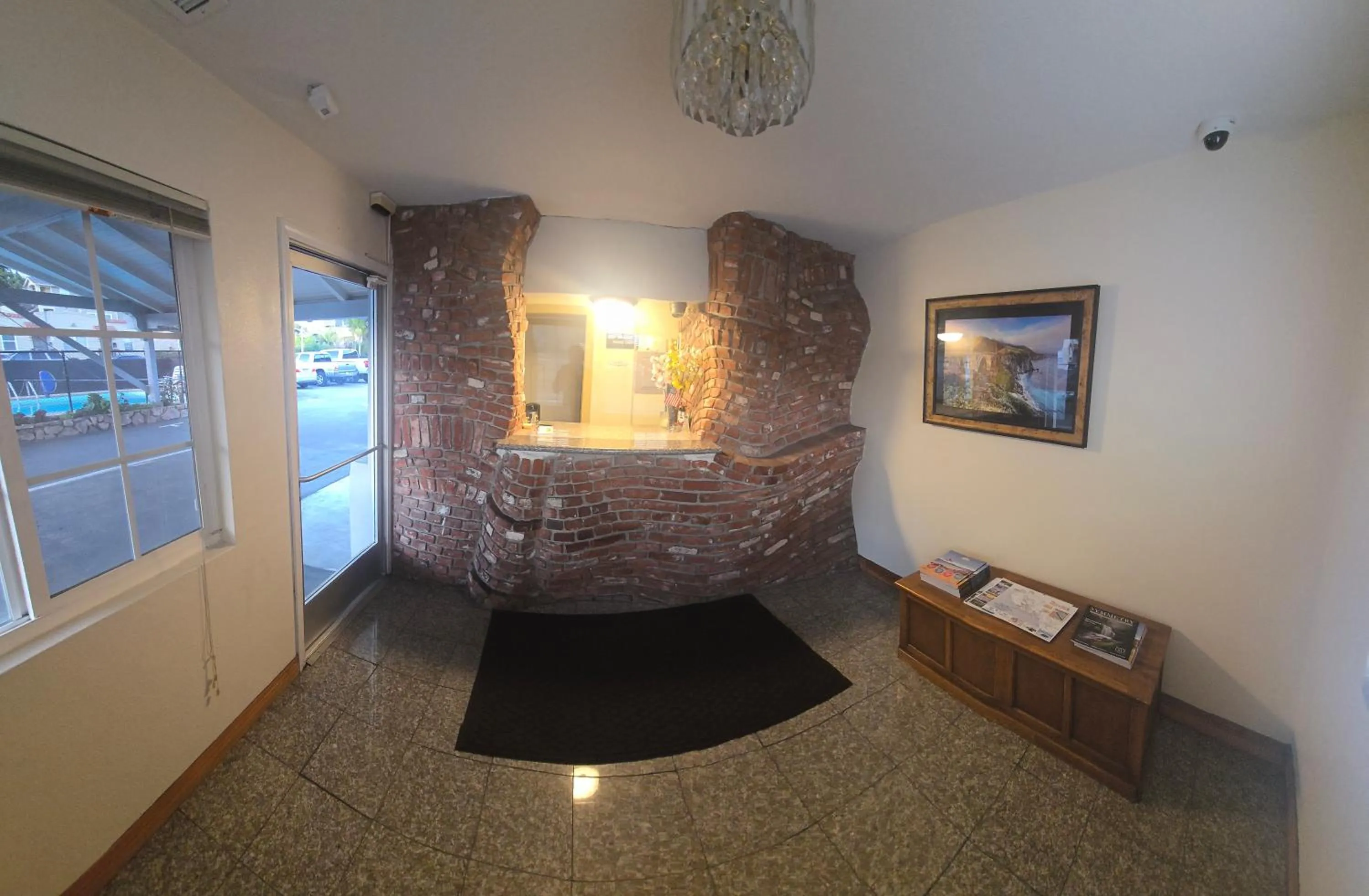 Lobby or reception in National 9 Motel