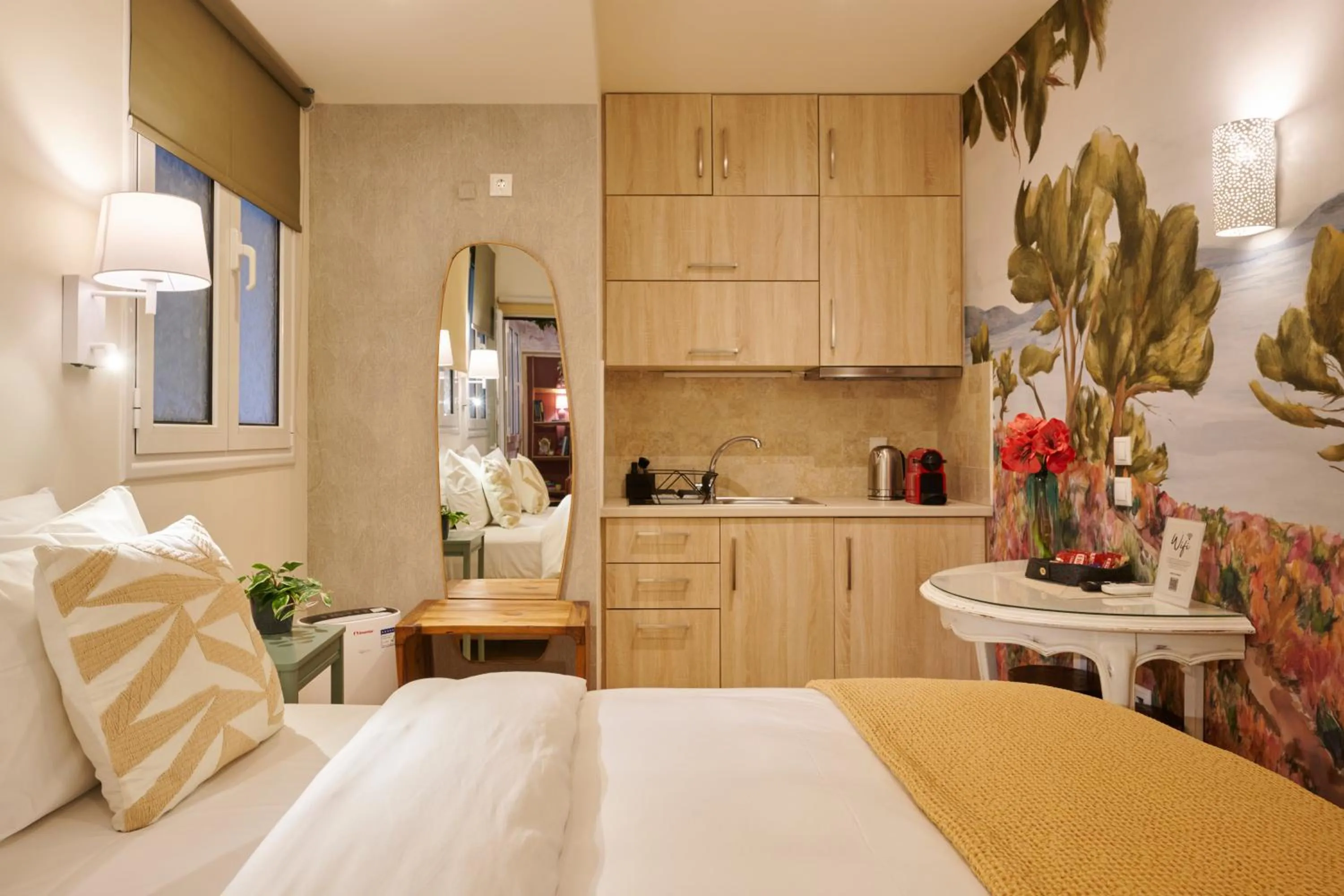 Bed in Rastoni Athens Suites near Acropolis