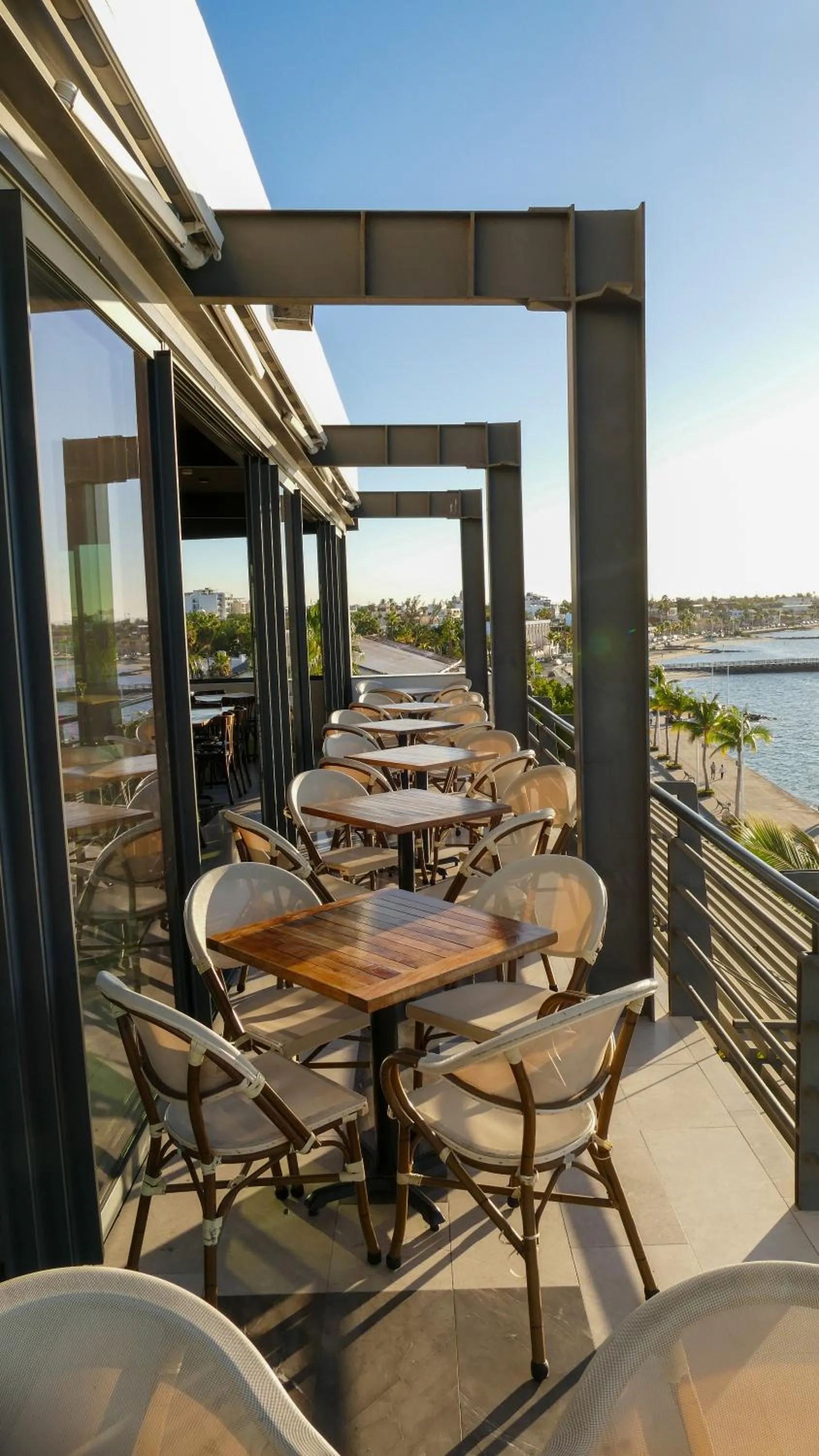 Restaurant/places to eat in Seven Crown La Paz Malecon