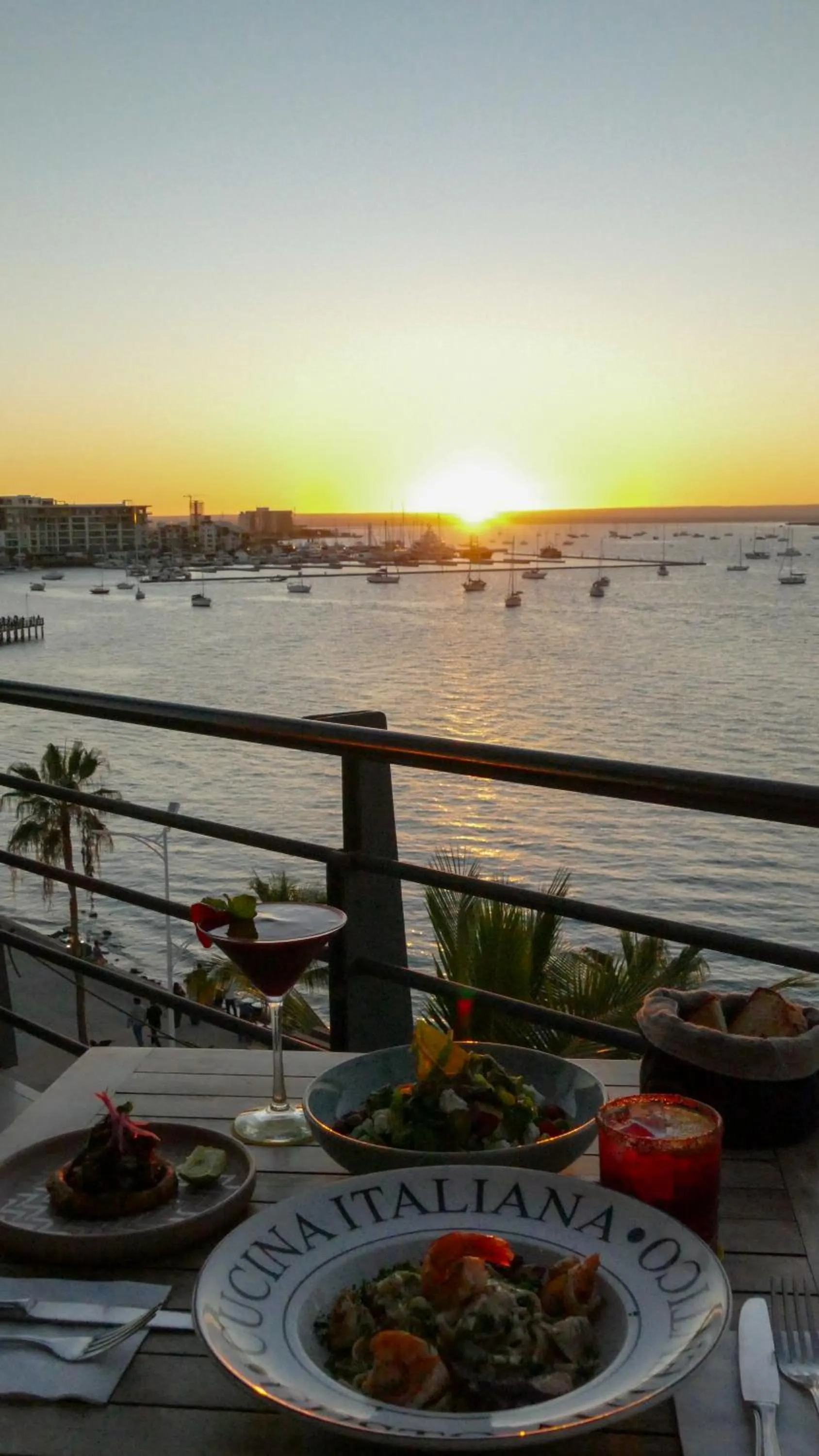 Restaurant/places to eat in Seven Crown La Paz Malecon