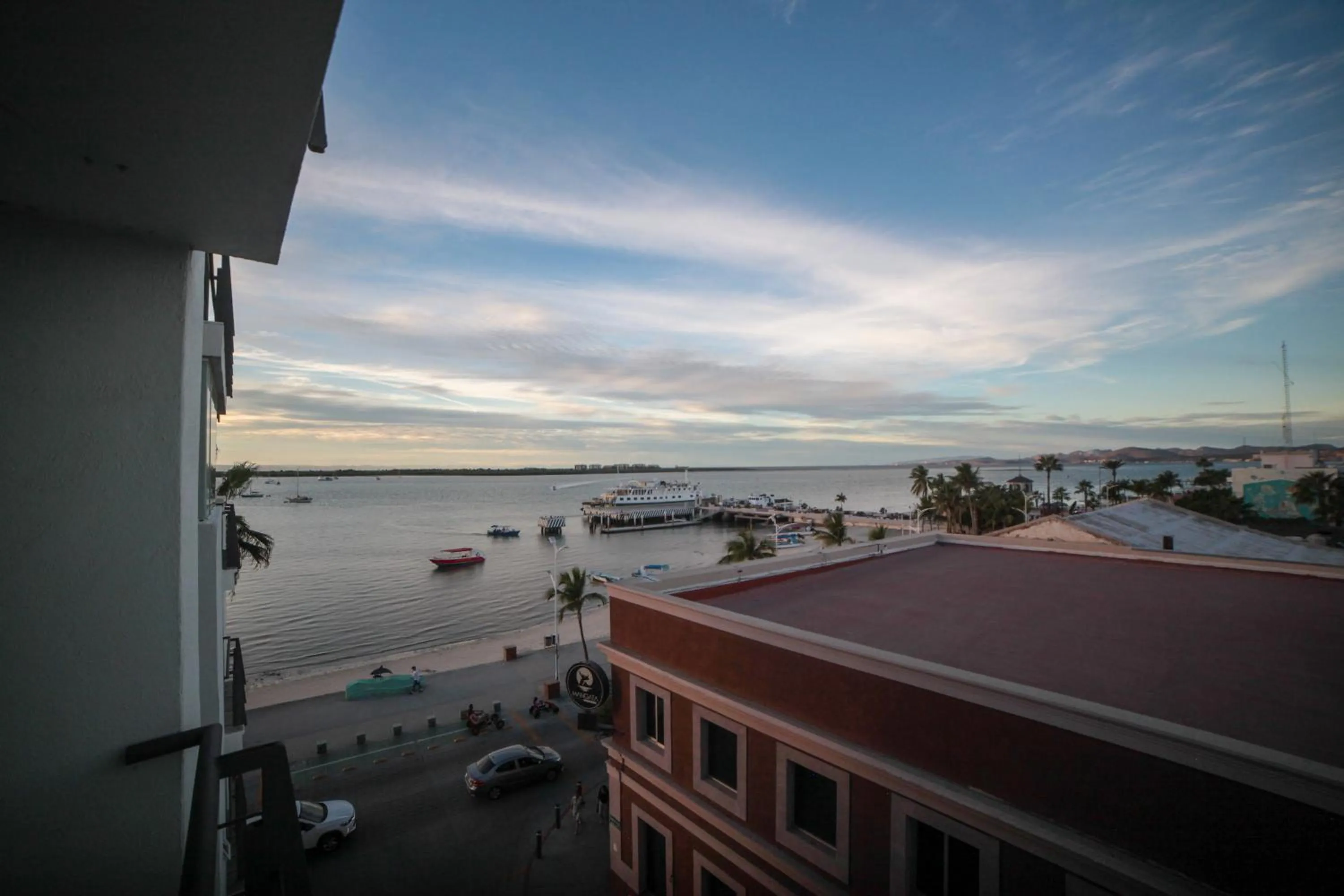 Property building in Seven Crown La Paz Malecon