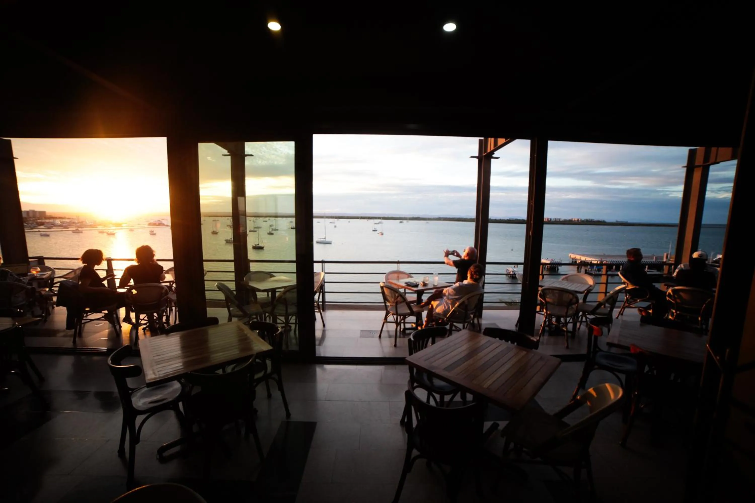 Restaurant/places to eat in Seven Crown La Paz Malecon