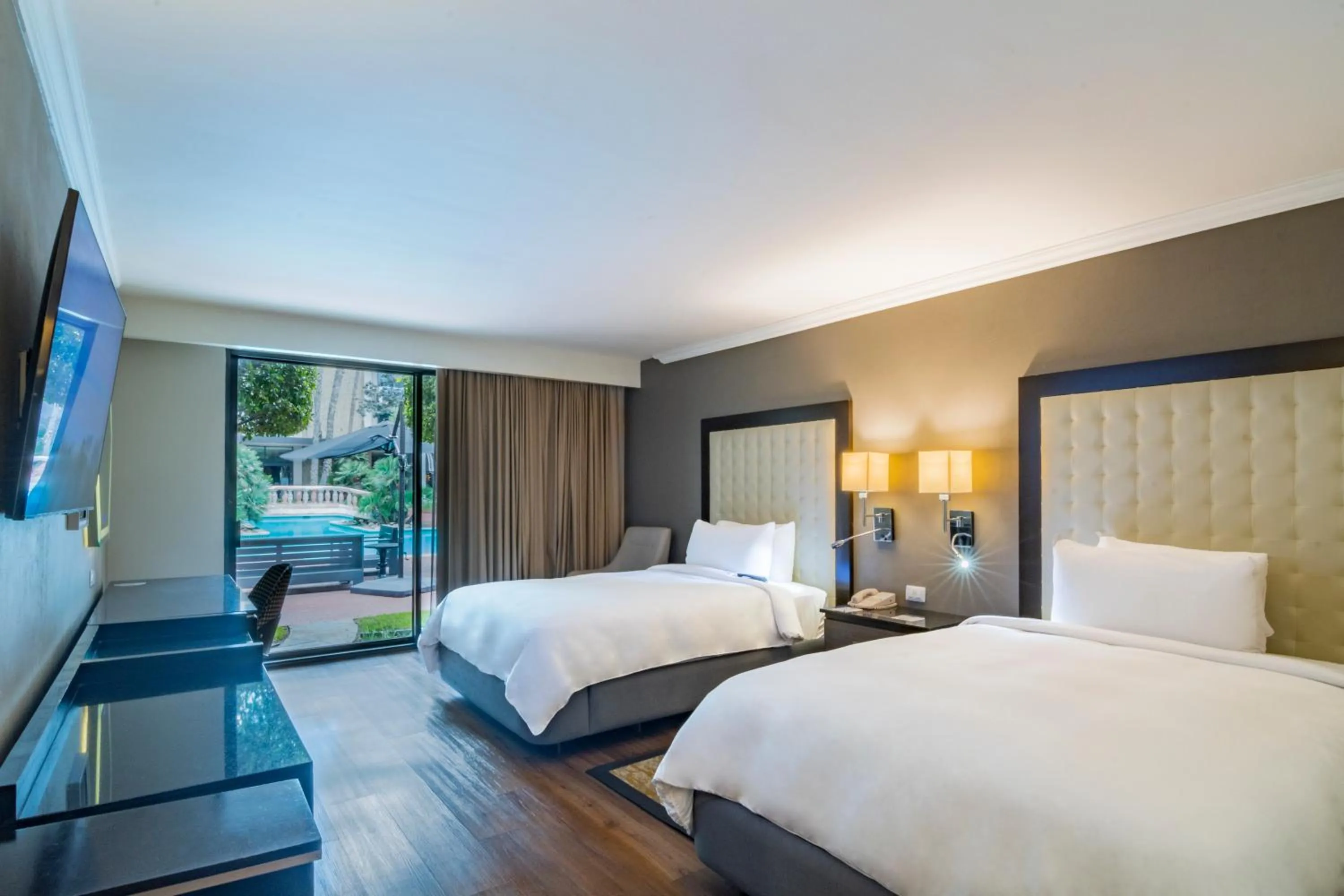 Bed in Hotel Lucerna Tijuana