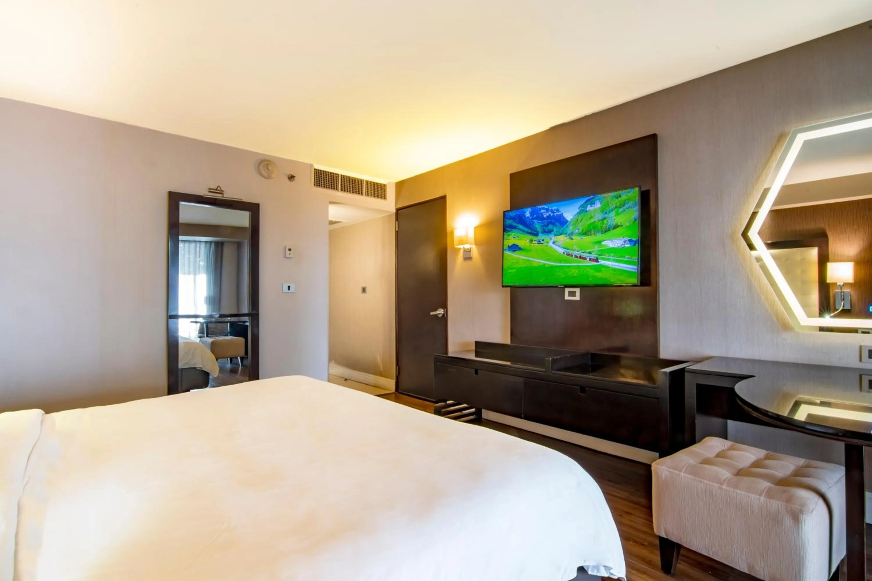 Bed in Hotel Lucerna Tijuana