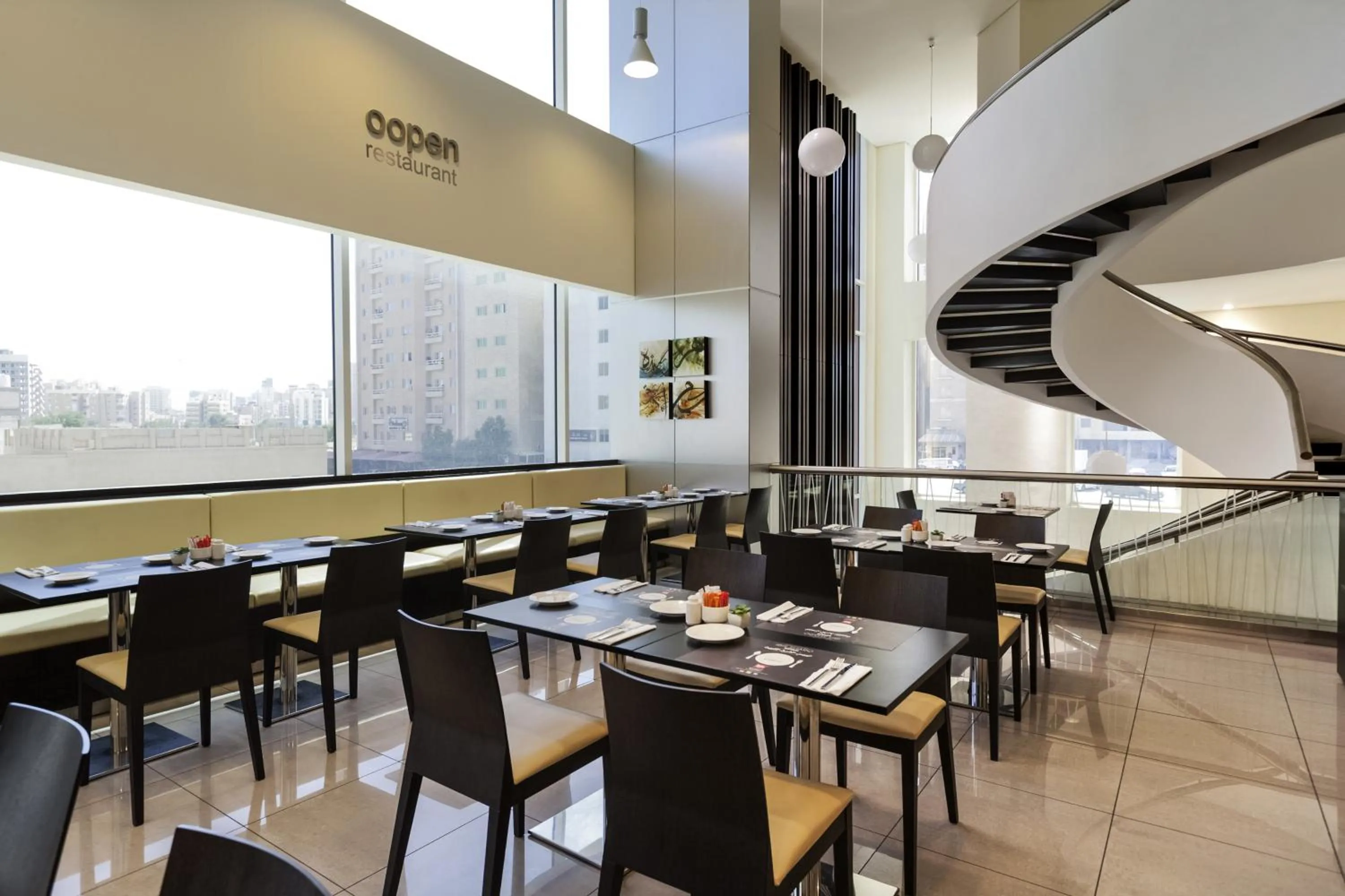 Restaurant/places to eat in ibis Sharq