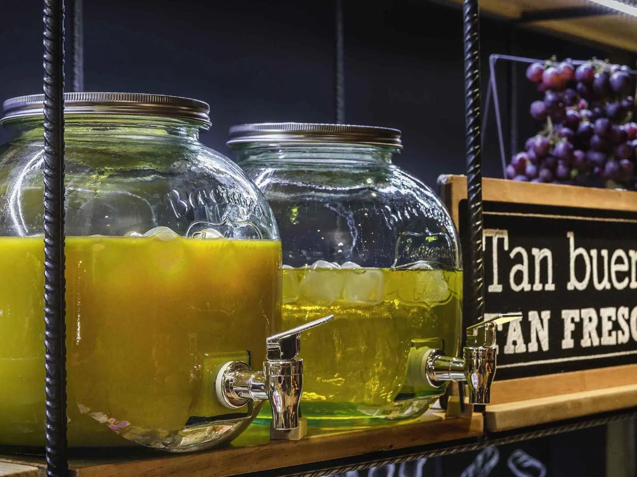 Restaurant/places to eat in ibis Sharq