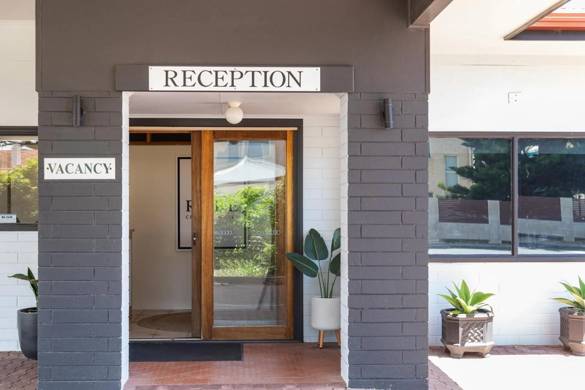 Facade/entrance in Robe Central Motel