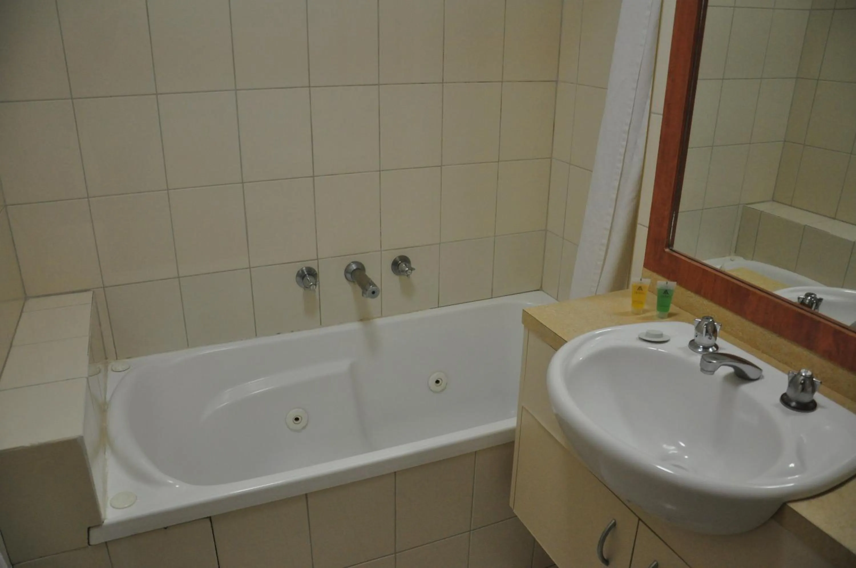 Bathroom in City Park Hotel