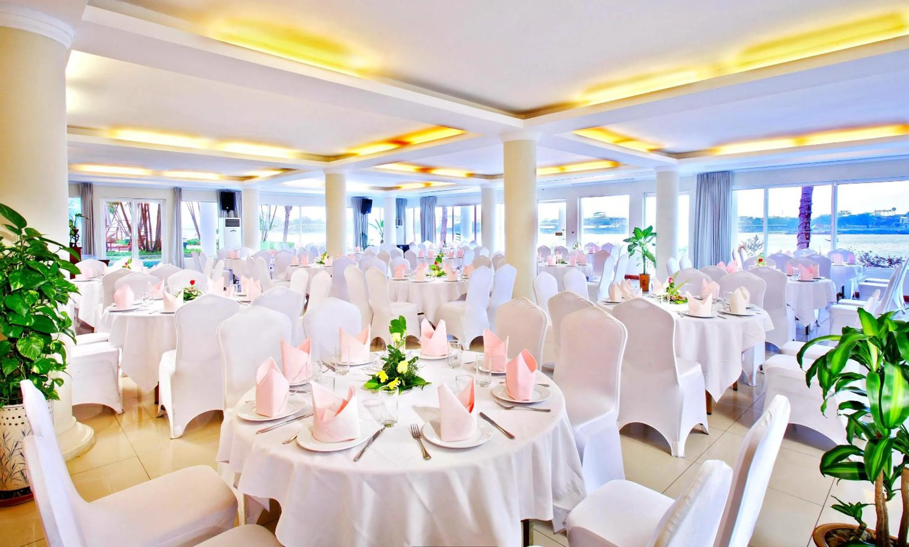 Banquet/Function facilities in Century Riverside Hotel Hue