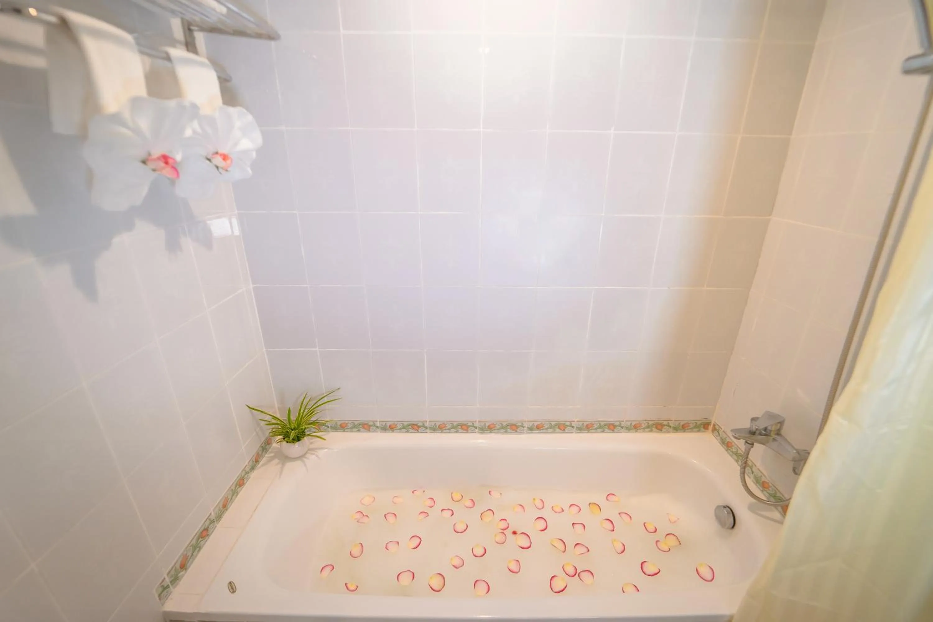 Bath in Century Riverside Hotel Hue