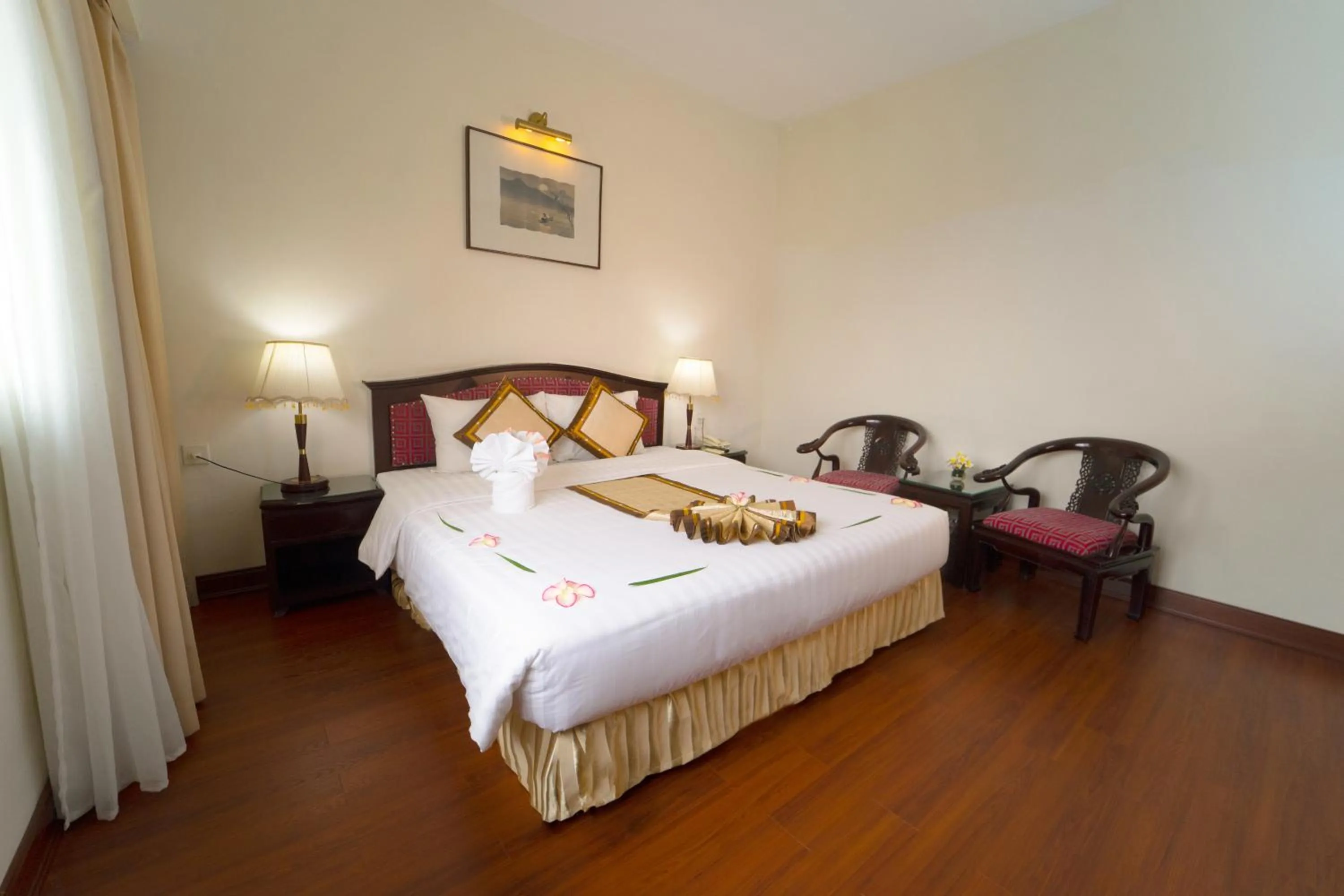 Bedroom, Bed in Century Riverside Hotel Hue